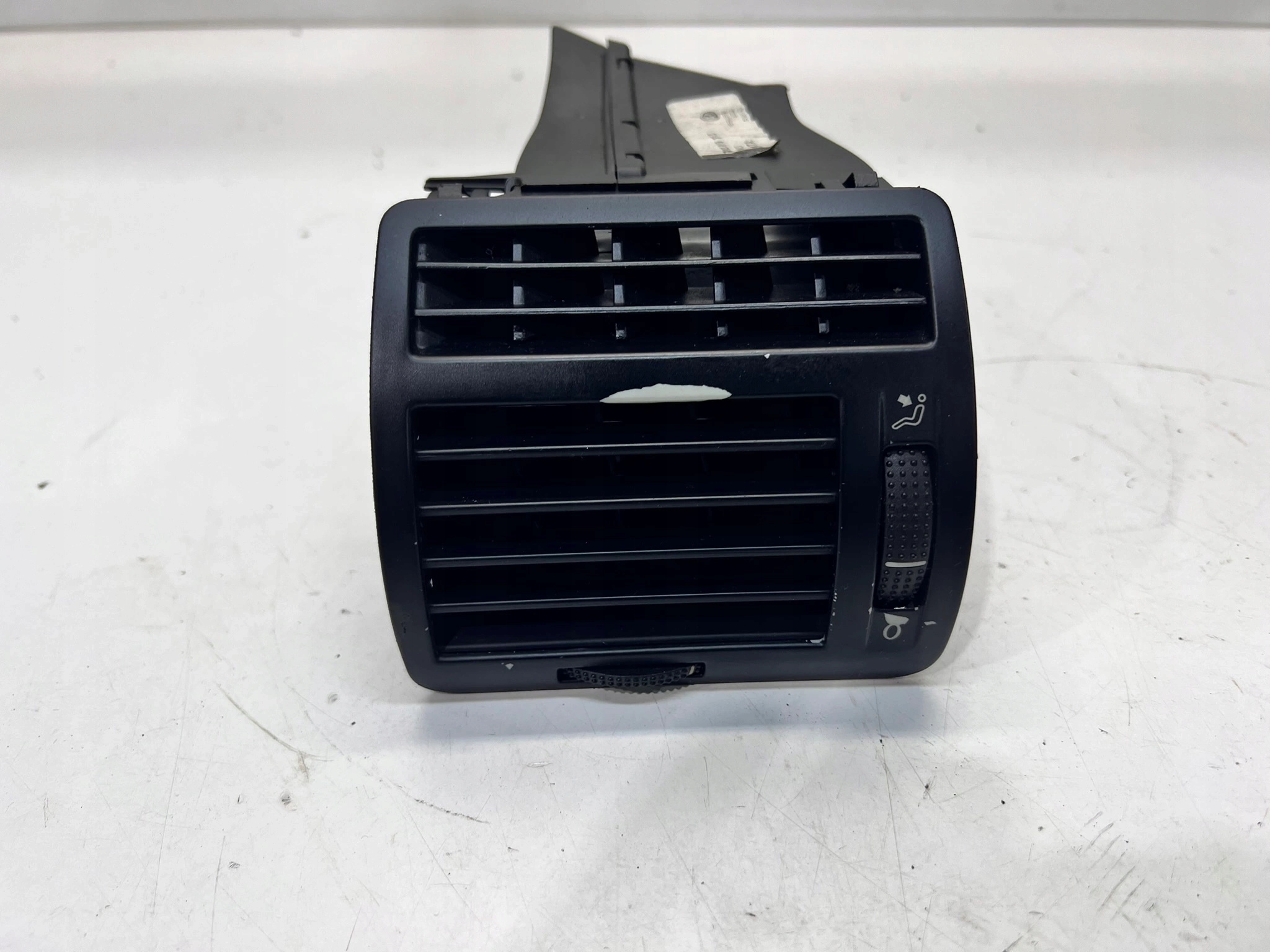 grid air conditioning devices left VW SHARAN 7M3819703D