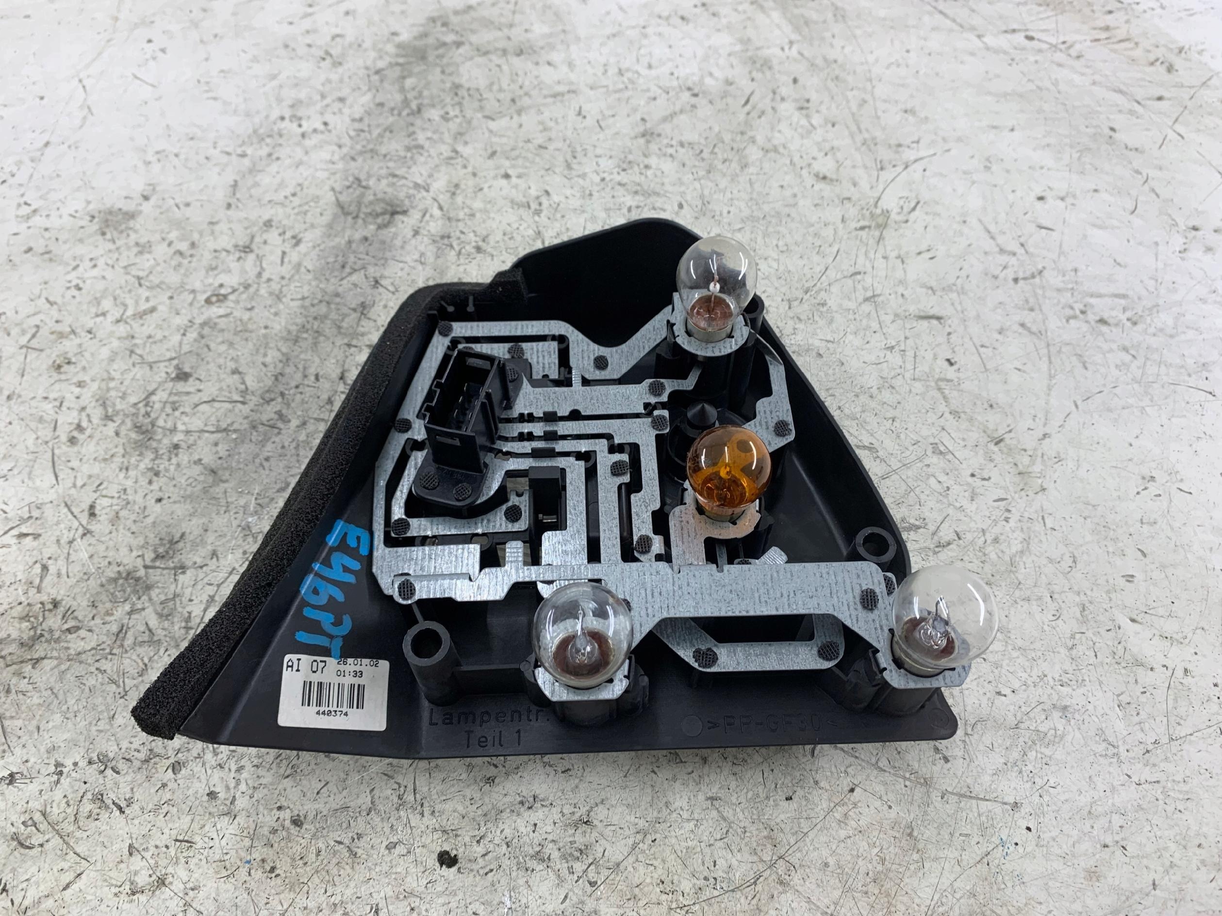 BMW E46 lámpabetét jobb hátsó szedán