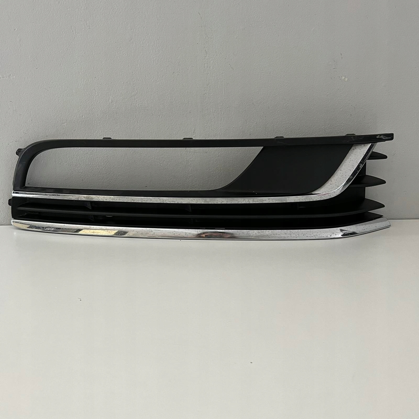 VW PASSAT B7 10-14r grid of a bumper right 3AA853666