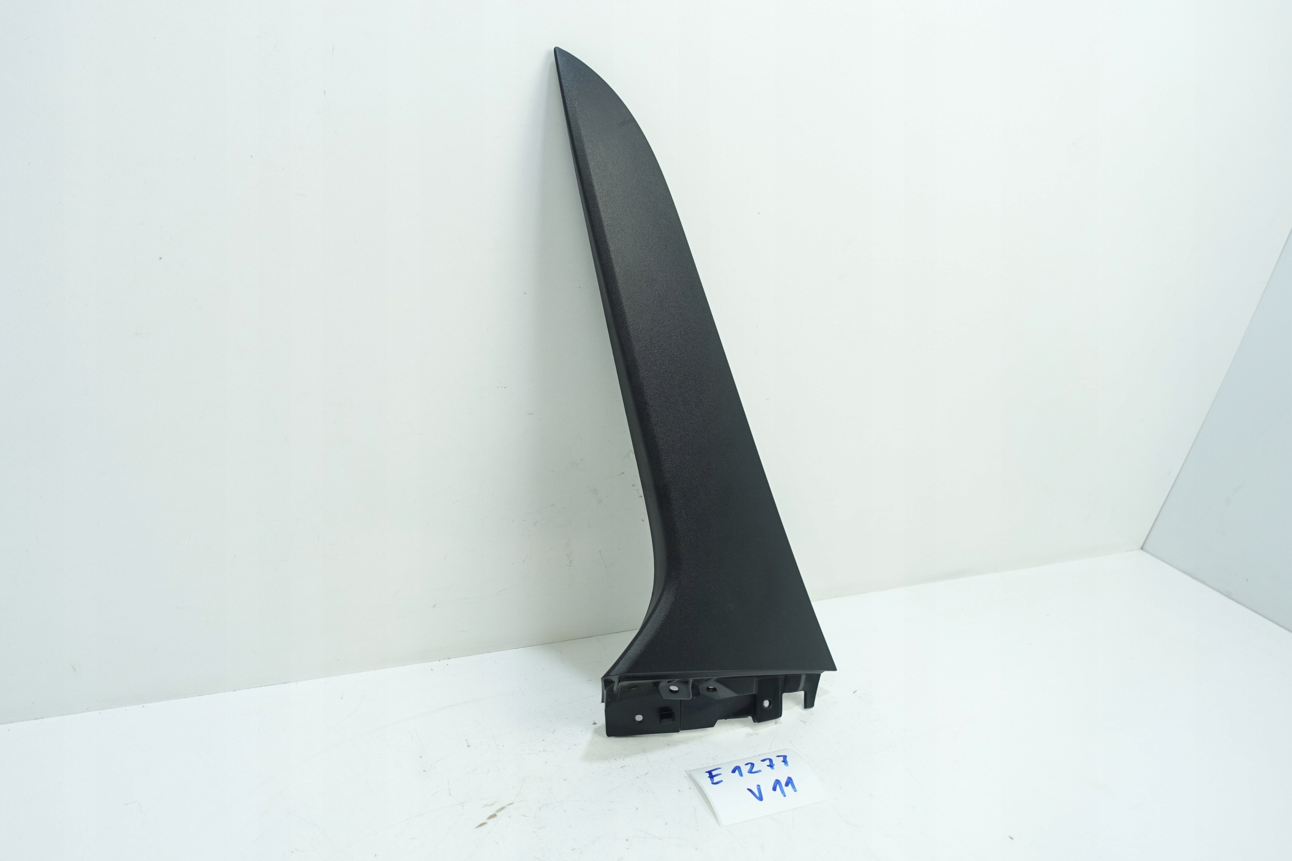 SPOILER bonnet boot left rear part HYUNDAI KONA 23