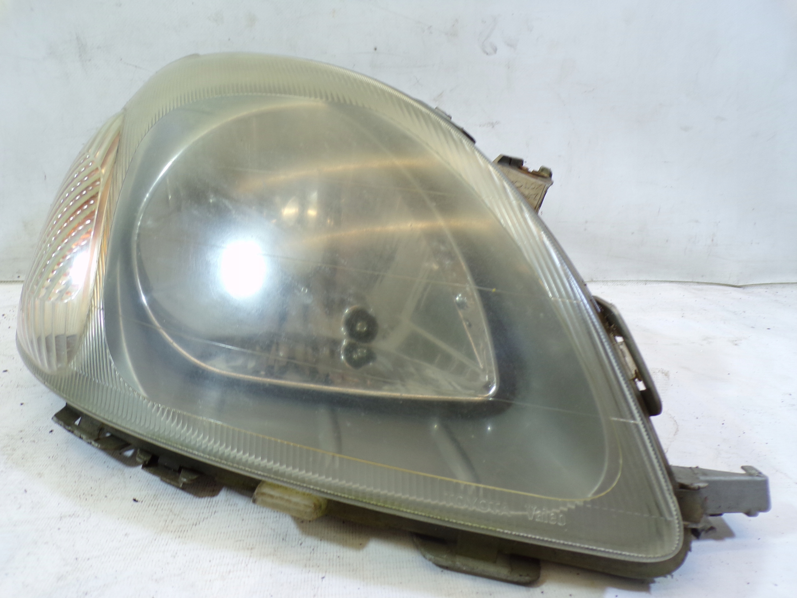 light right front front TOYOTA YARIS 1 and