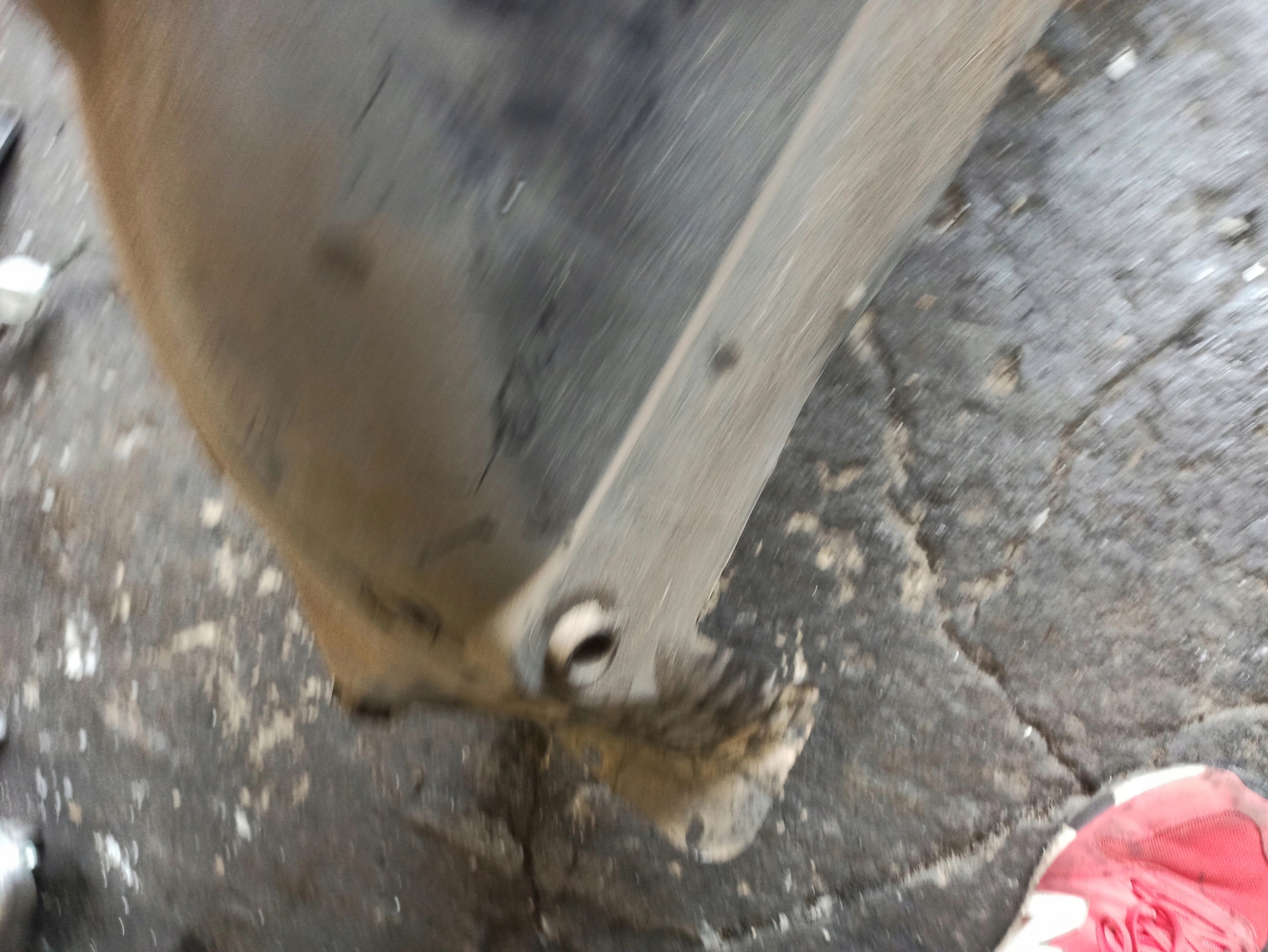 Radschale links oder rechts heck OPEL VIVARO 82000036