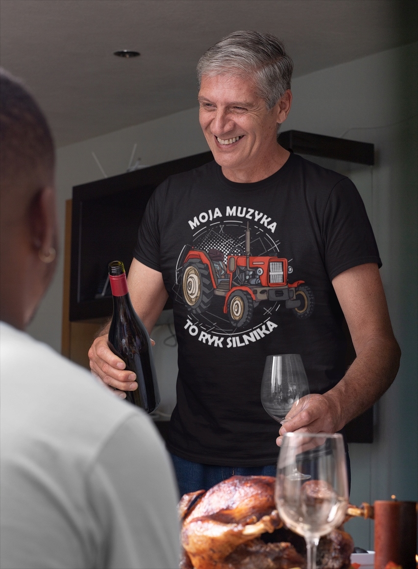 KOSZULKA MĘSKA MOJA MUZYKA TO RYK SILNIKA C330 Dekolt okrągły