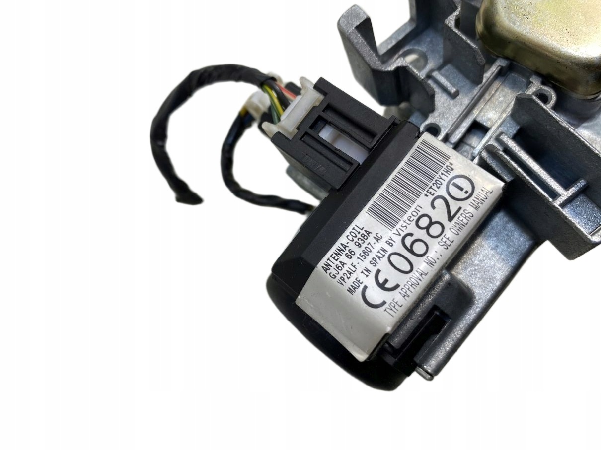 ignition key insert of a lock MAZDA 2 1.2 16V GJ6A66938A