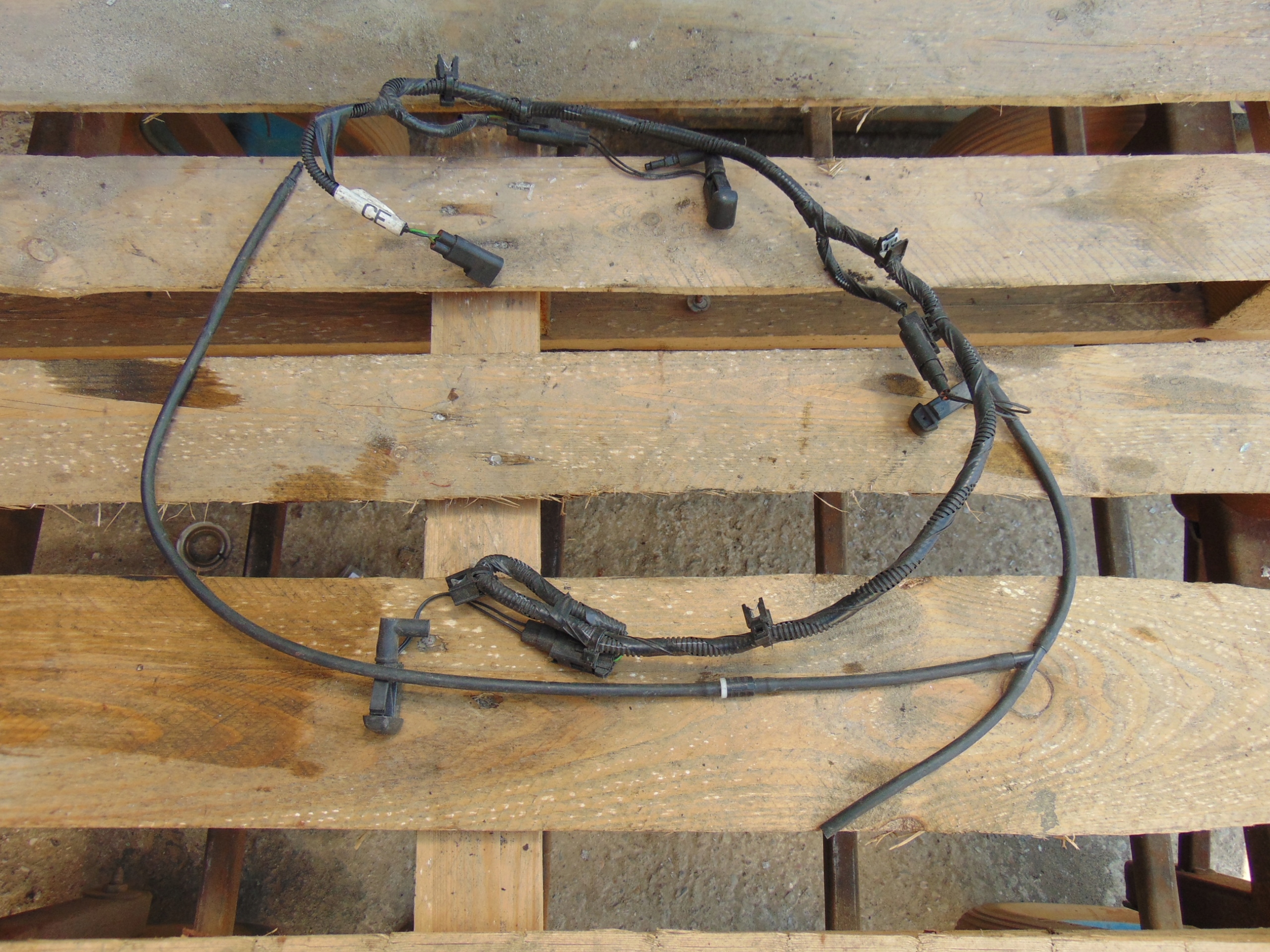 DG9T-14297-CE - ШЛАНГ ОМЫВАТЕЛЯ FORD MONDEO MK5