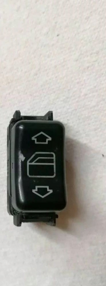 switch OGRZEWANIA windows MERCEDES W202 2028205310