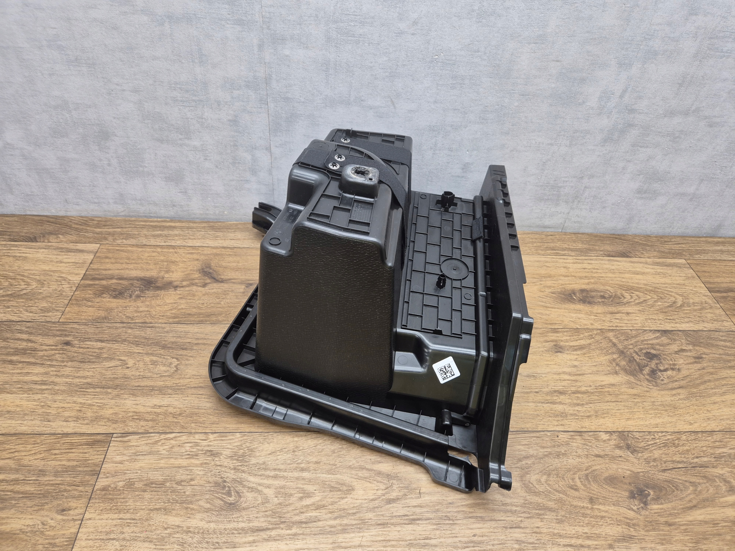 BMW 5 G30 left upholstery passenger compartment cover boot HYBRYDA 7378505