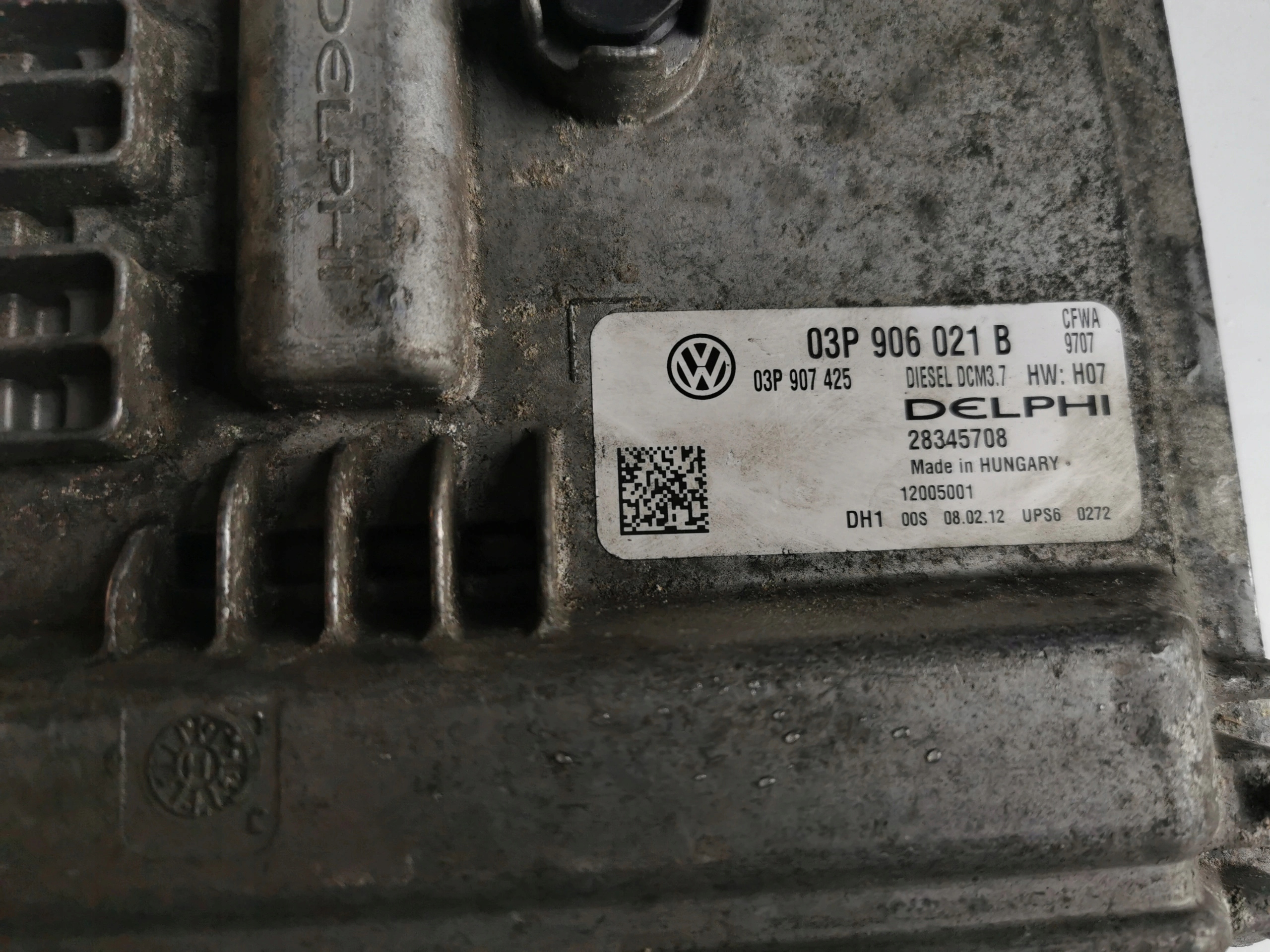 VW POLO 1.2TDI 28345708 03P906021B computer ECU