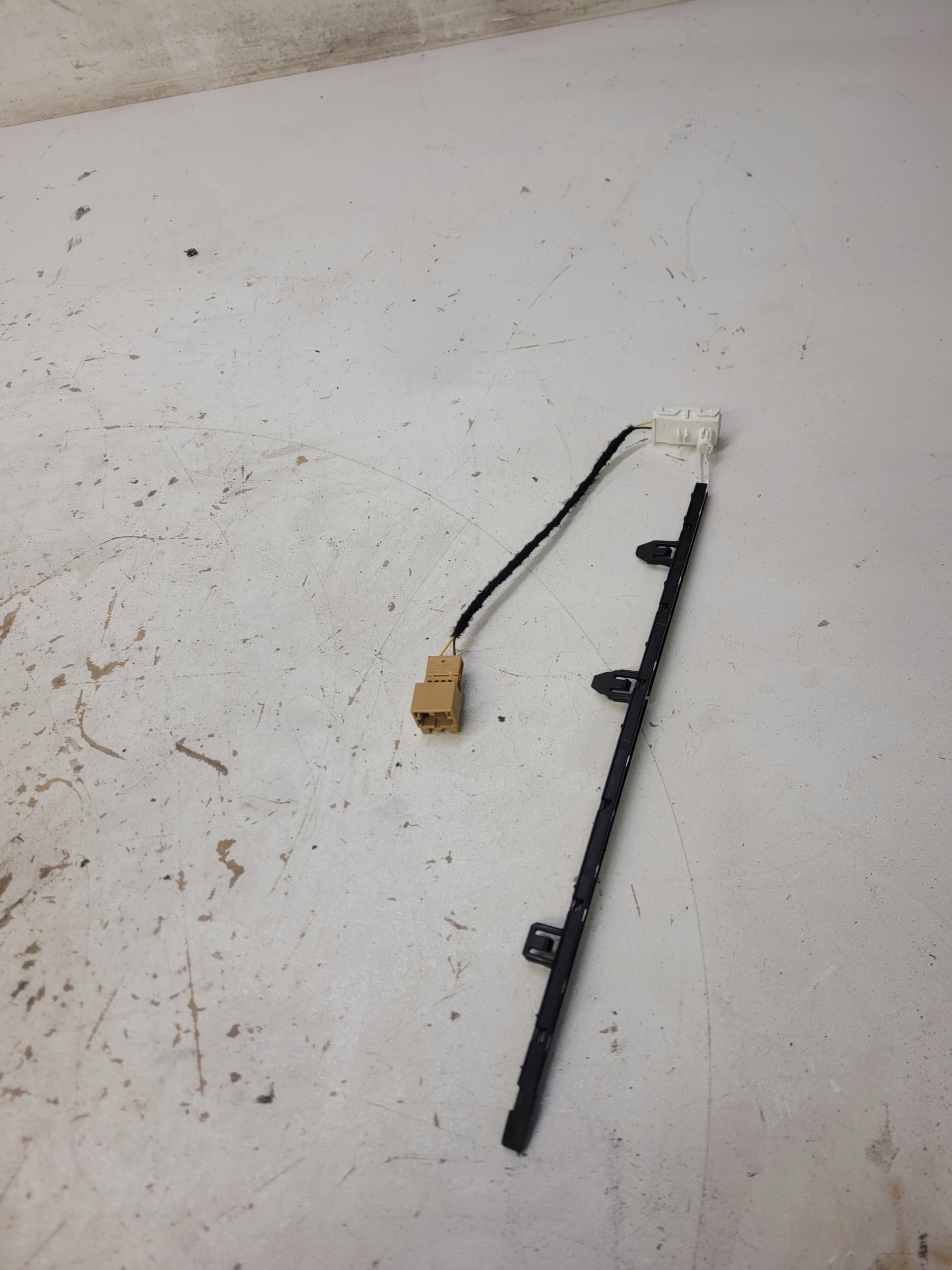 moulding LED door AUDI A4 B9 left front 8W0947356