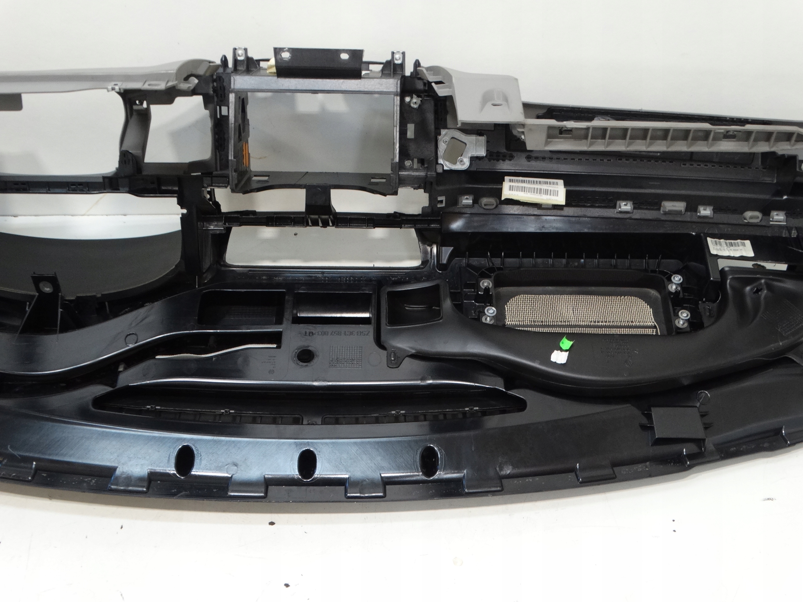dashboard instrument panel cockpit console VW PASSAT B6 KOMBI 3C1857004F