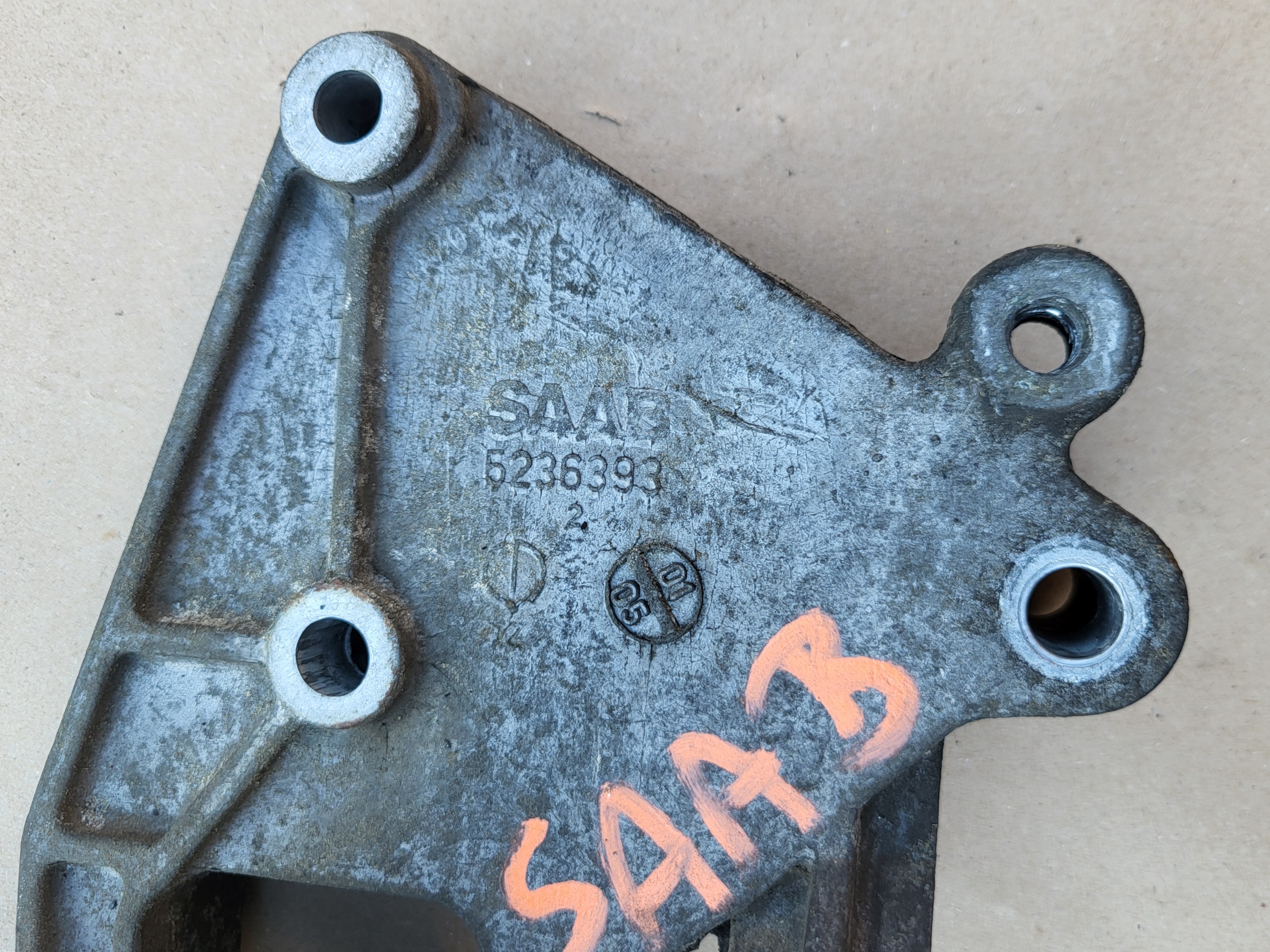 holder holder engine mount SAAB 9-5 95 5236393 OE