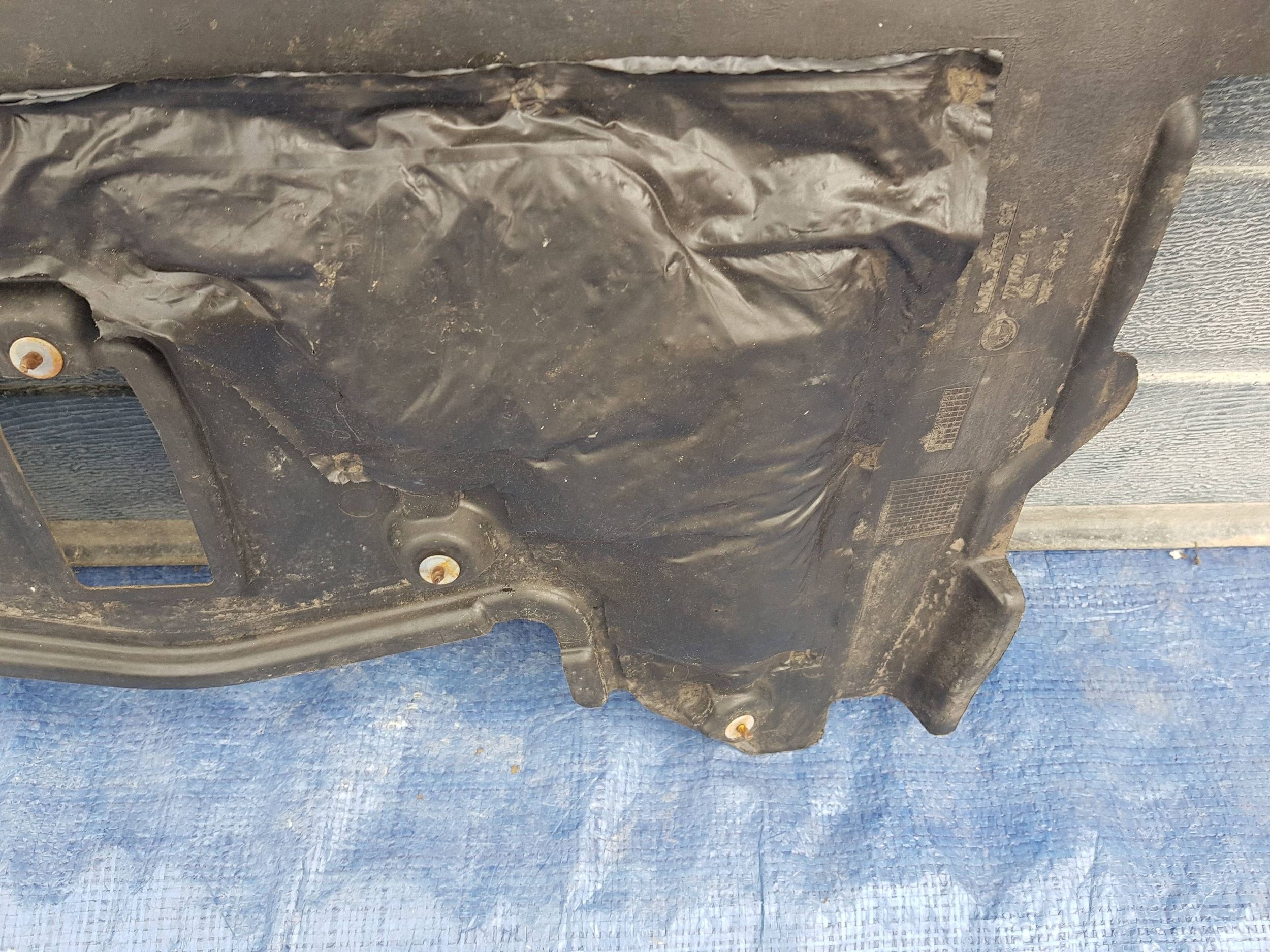 BMW X5 E70 cover lower of the engine 7233967