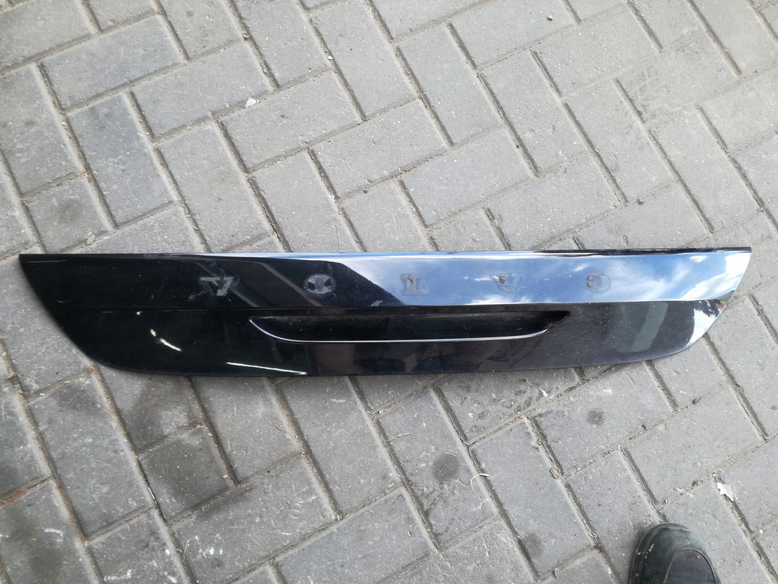 VOLVO V40 II 2012- 2019 ROK BLENDA KLAPY TYŁ MIKROSTYK PODŚWIETLANIE