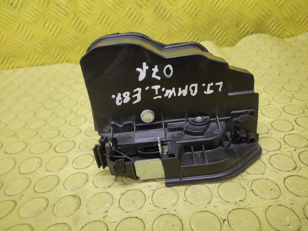 BMW 1 E87 lock door left rear part