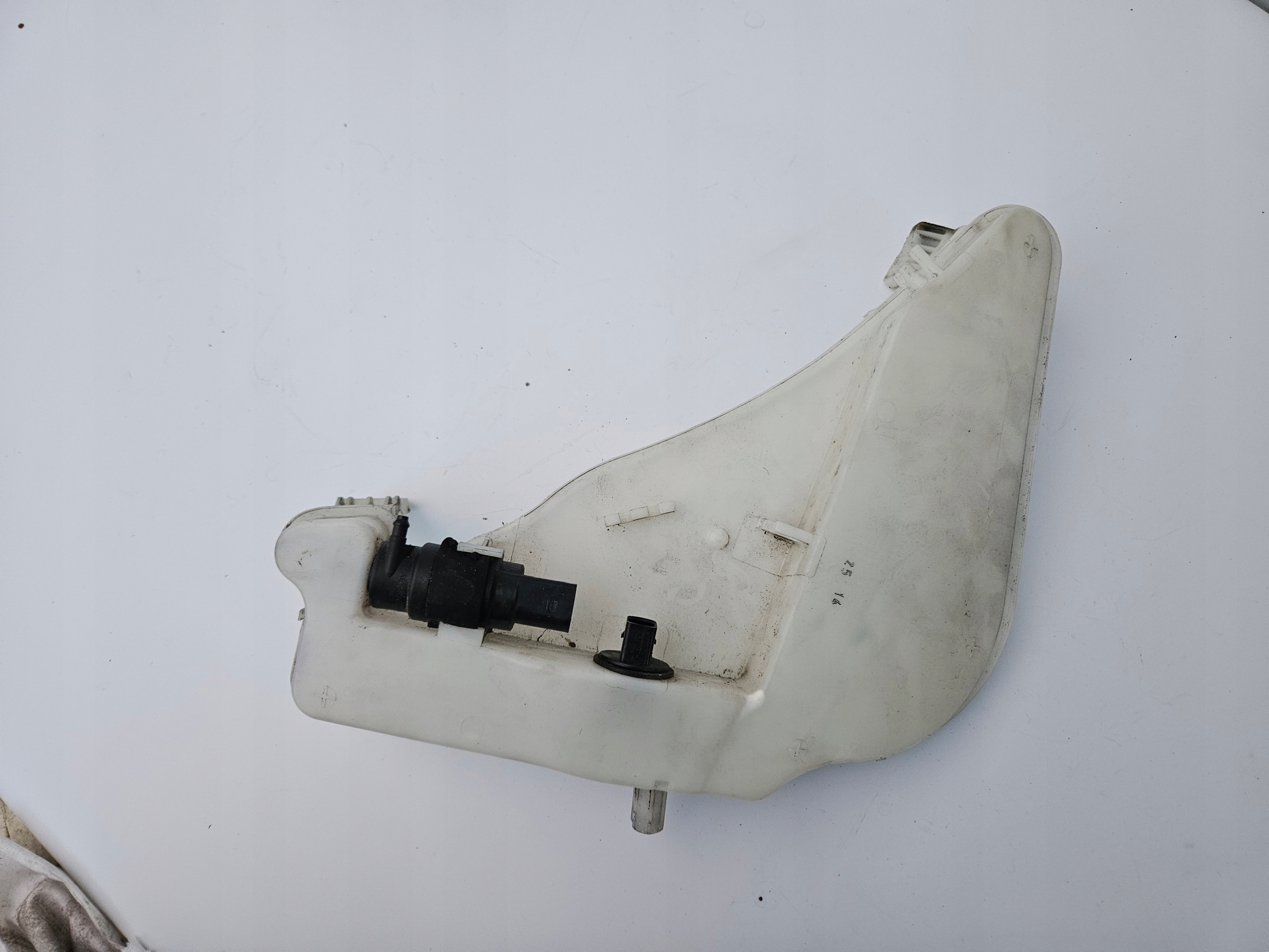 washer fluid tank below XENON AUDI A6 C7 4G A7