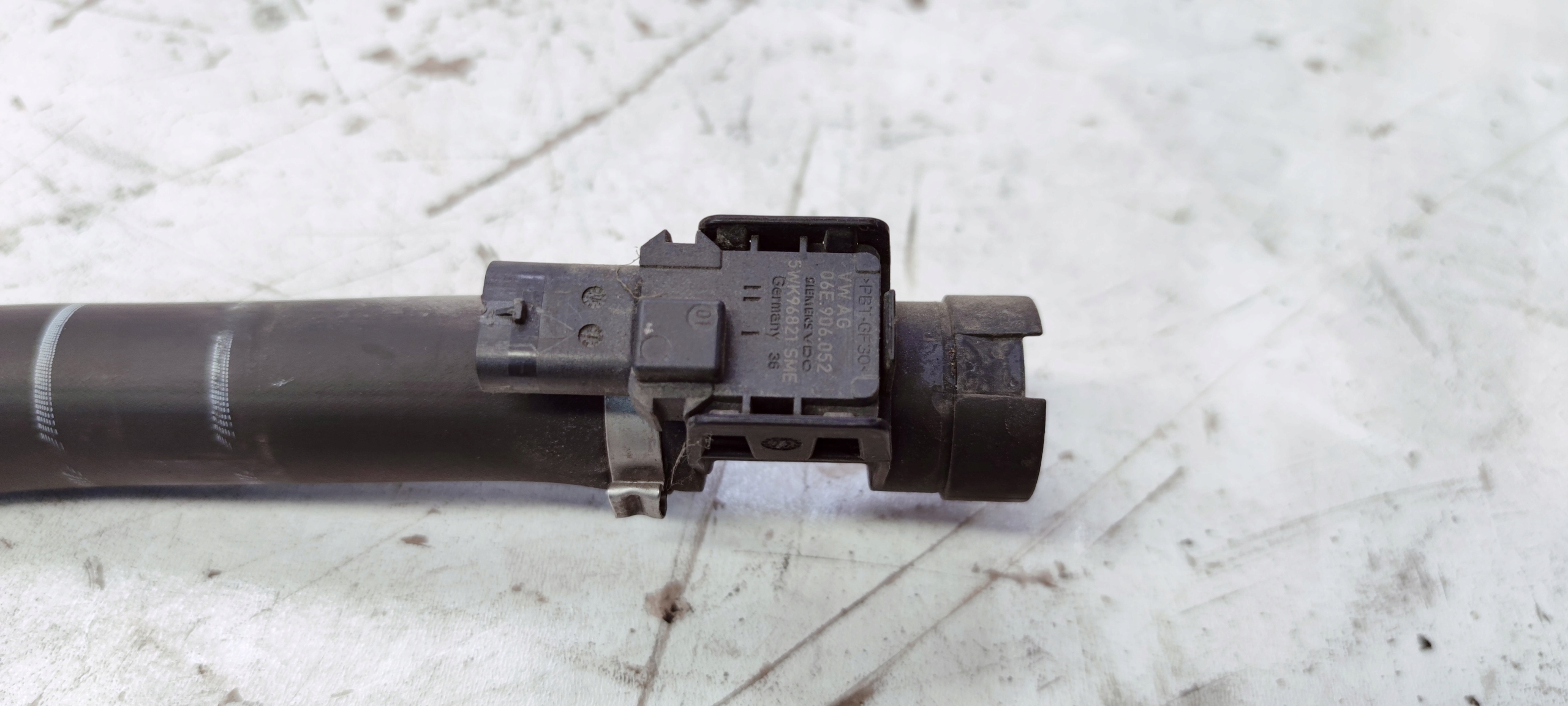 pipe hose air AUDI A8 D4 4.2 FSI 079133817M