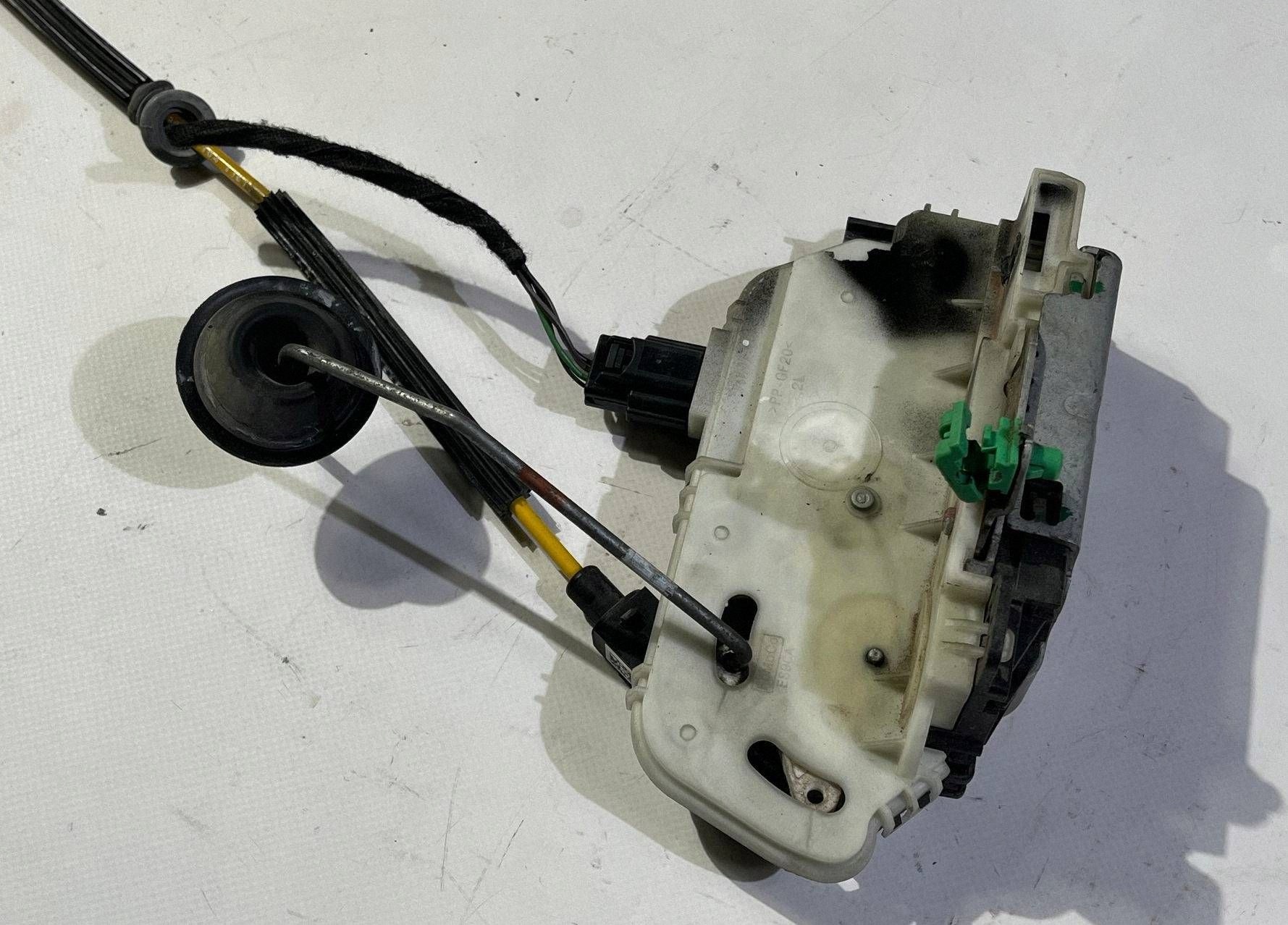 lock door tylnych left rear part Ford Explorer V 2011-2019