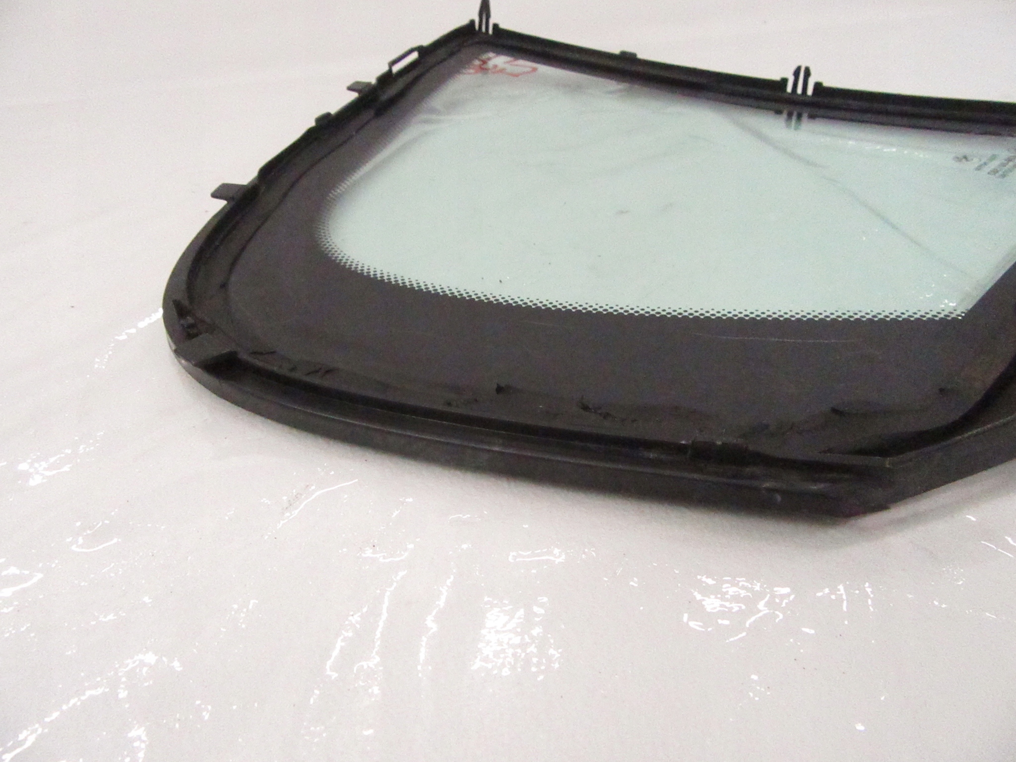 window left left rear part BMW e90 sedan AS2