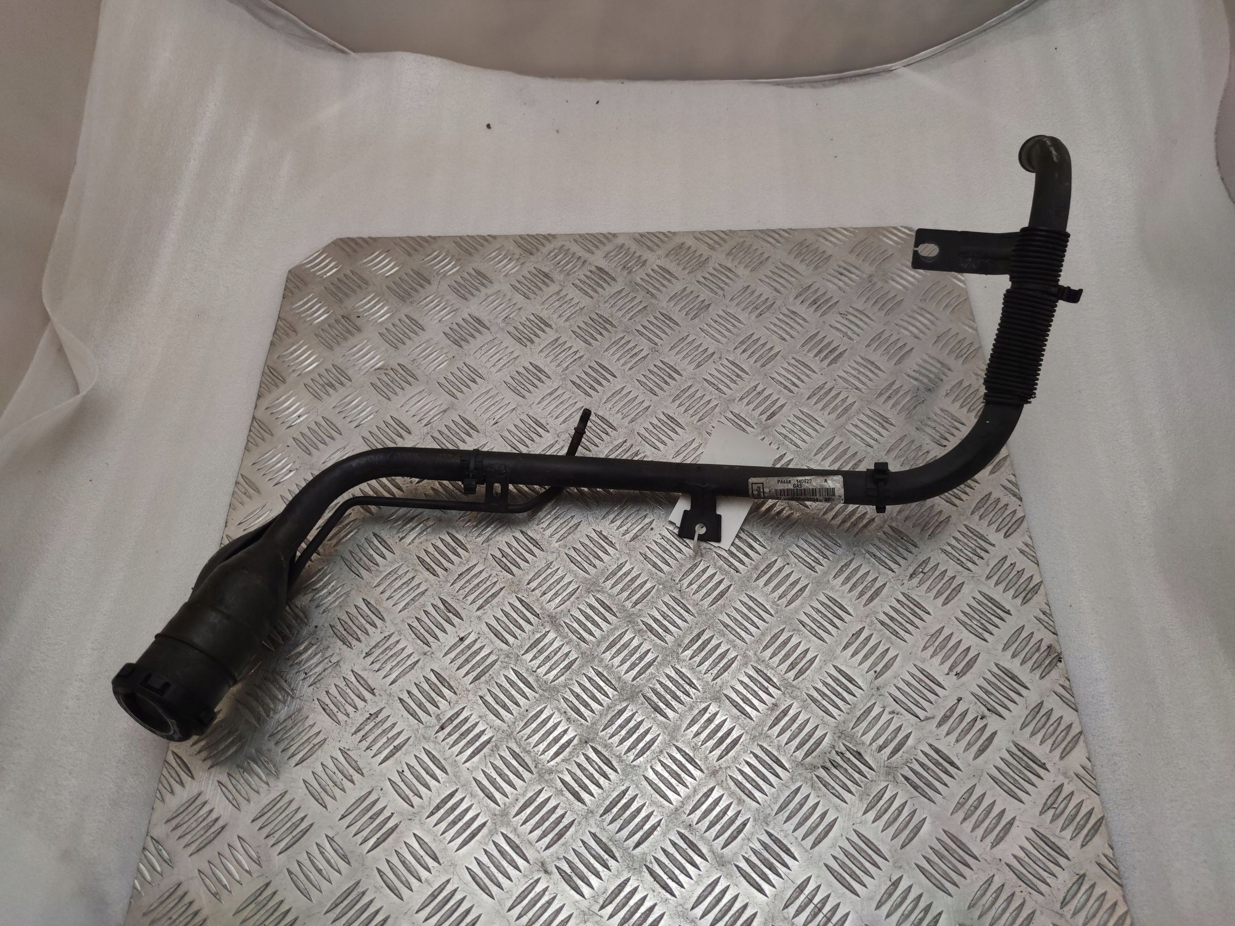 Ford Mustang VI 2016 Rura wlewu paliwa FR3C9034AF