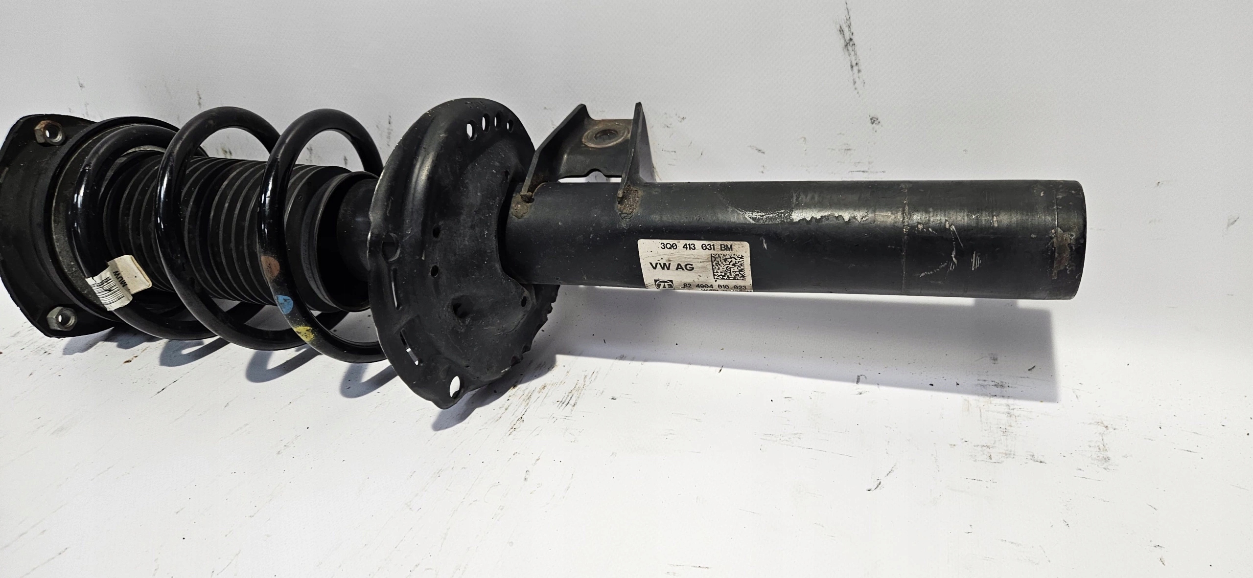 shock absorber right front VW PASSAT B8 SUPERB III