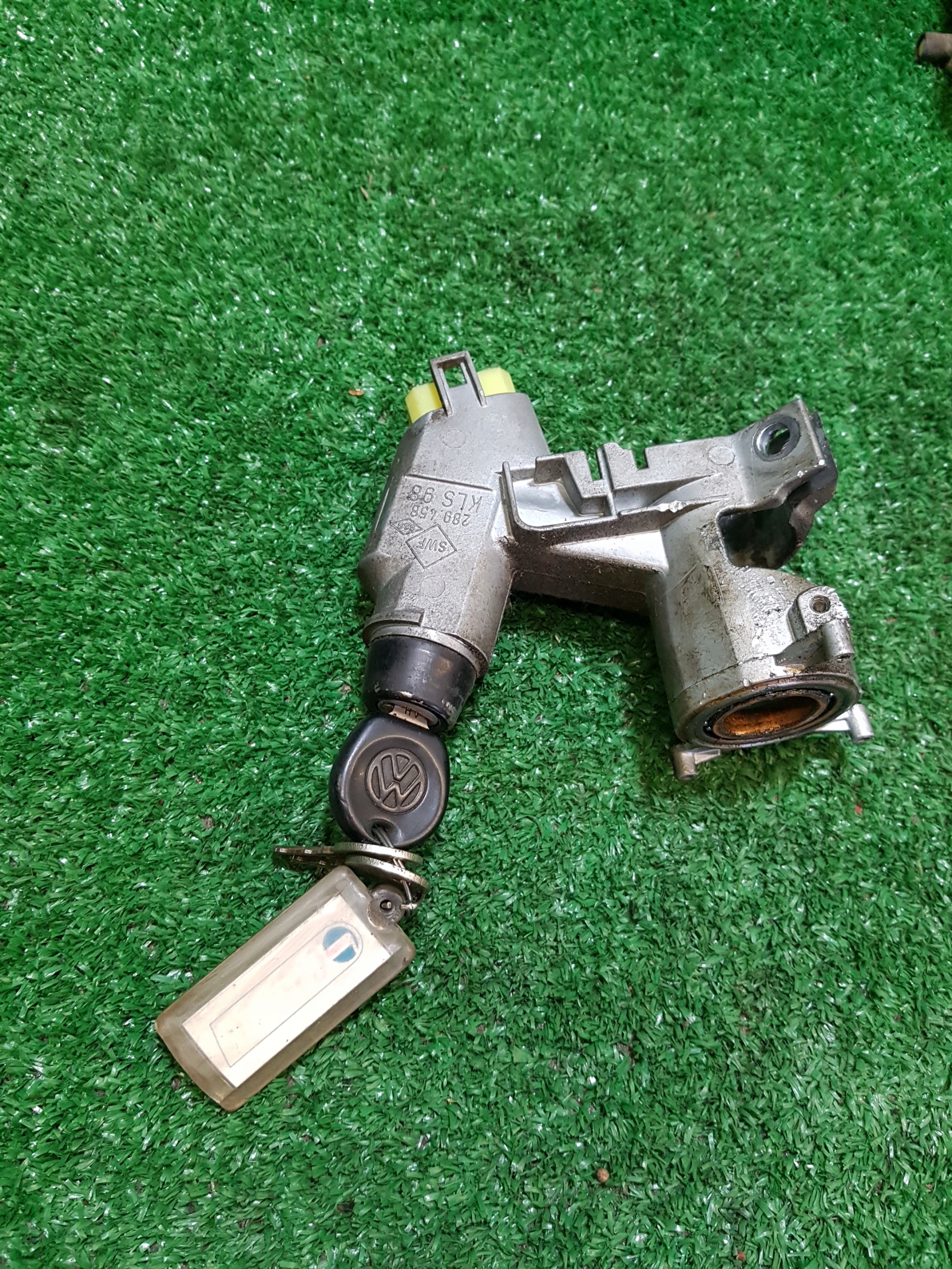 ignition Z KLUCZYKIEM VOLKSWAGEN T4 701905851
