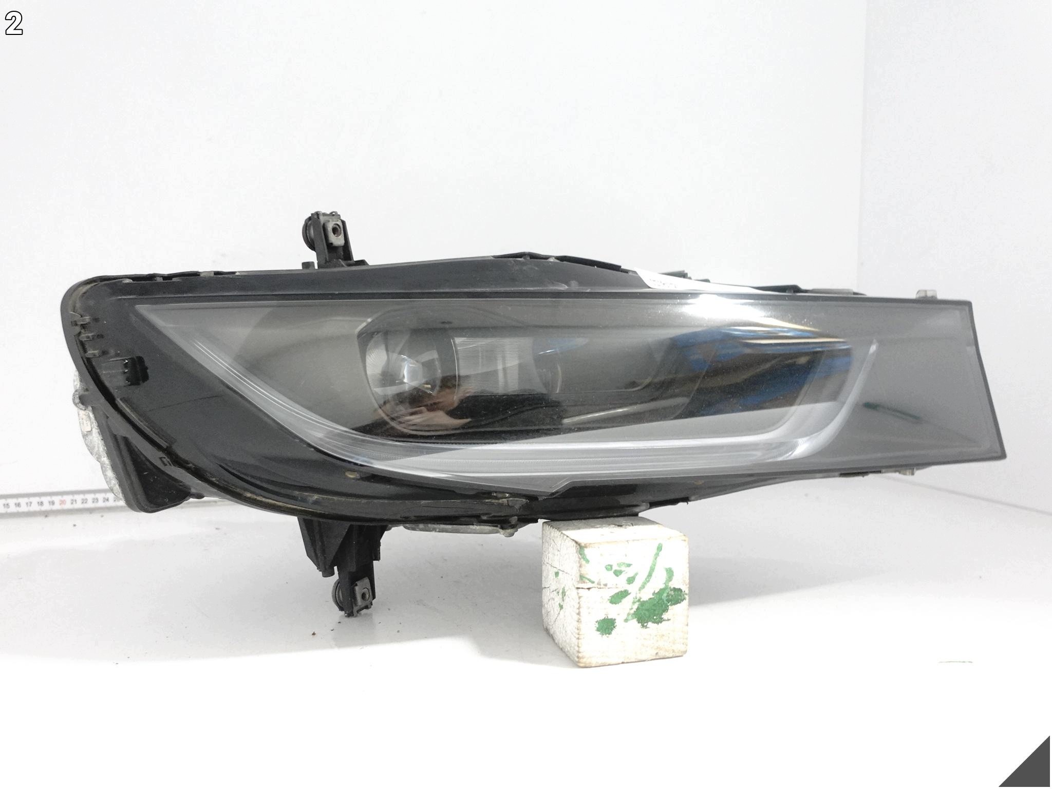 BMW i8 I12 I15 14- light FULL LED + MODULY front right dismantling EUROPA