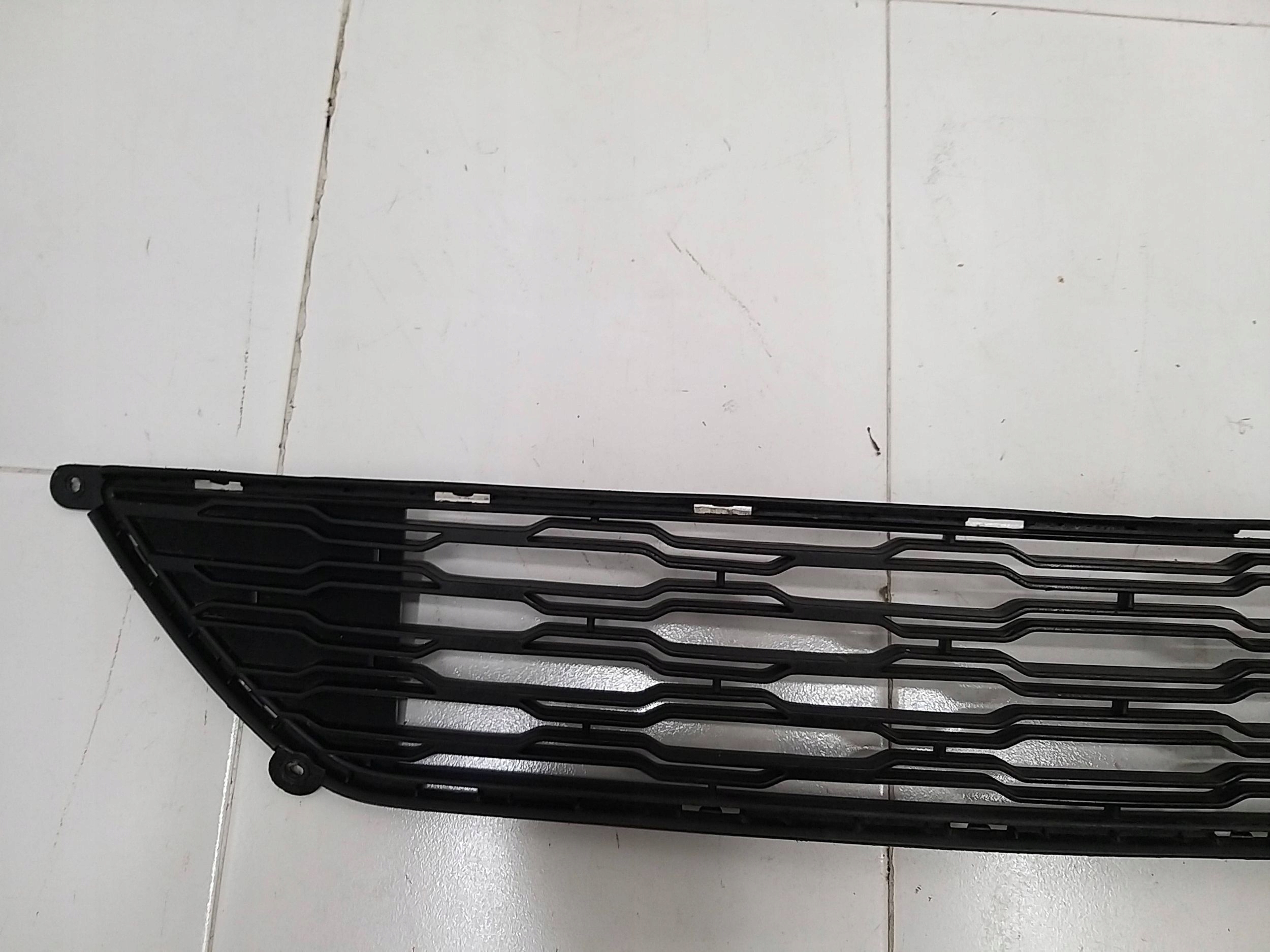 KIA CEED and LIFT central grid of a bumper front front