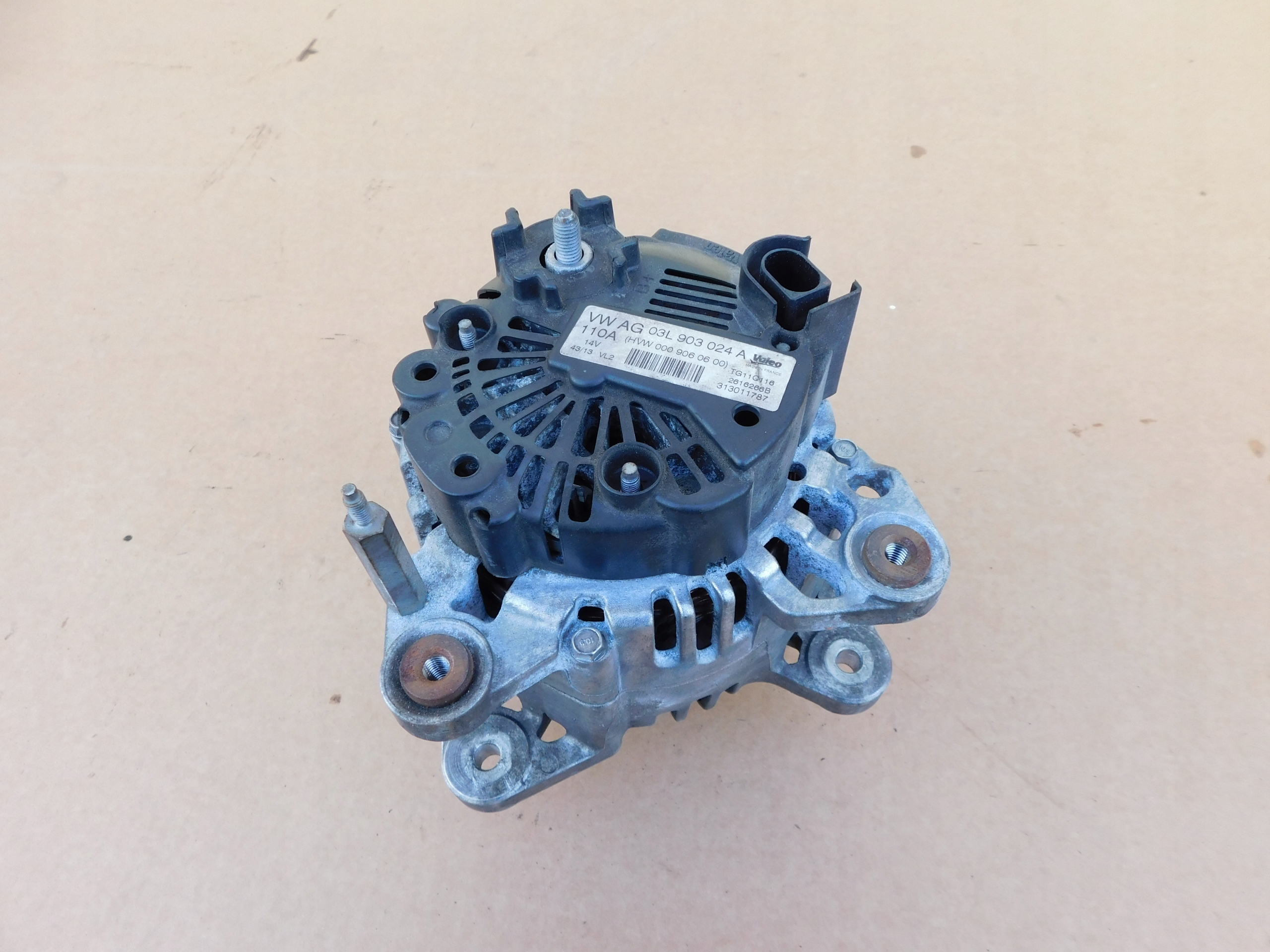 VW Crafter 2.0 alternator Valeo BARDZO DOBRY 03L903024A Original