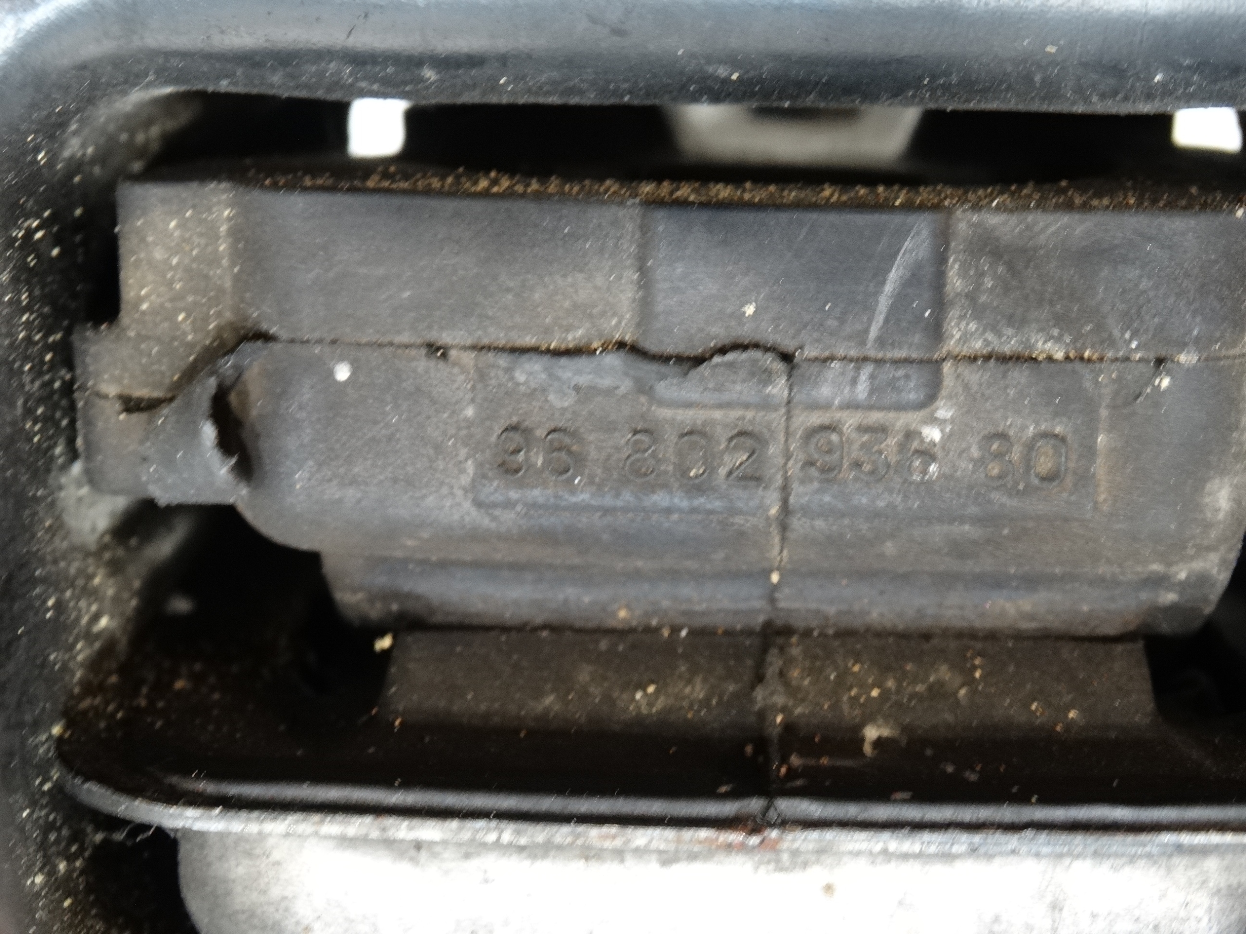holder gearbox mounting PEUGEOT 207 9680293680