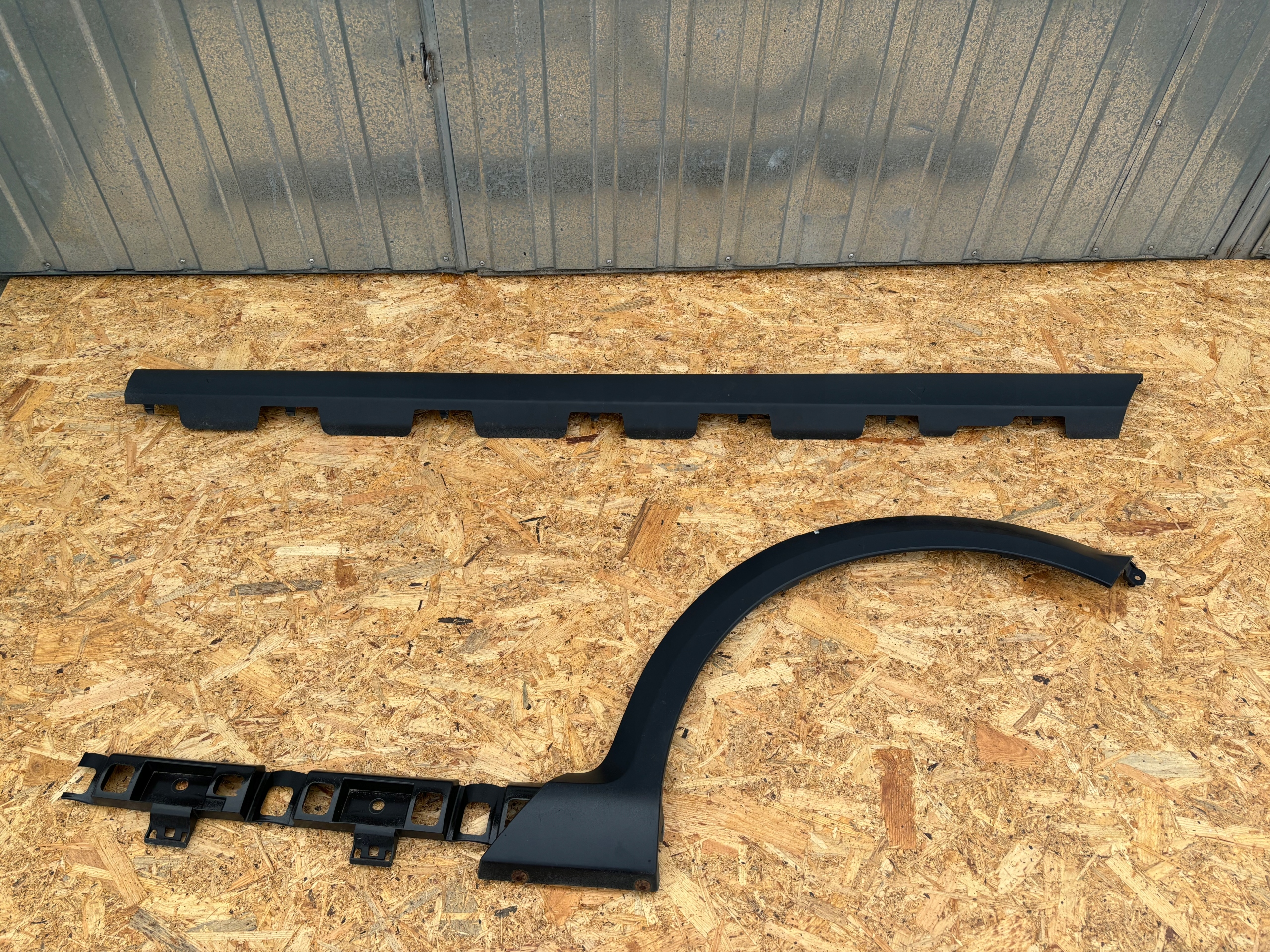 LISTWA LEWA BŁOTNIK SCENIC II CONQUEST CROSS