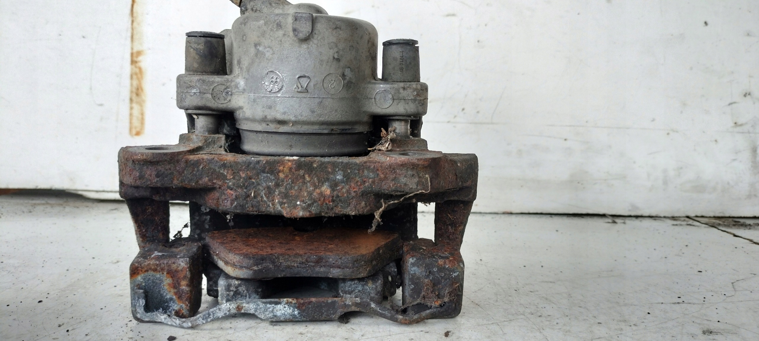 BMW E39 caliper brake right front 6022296