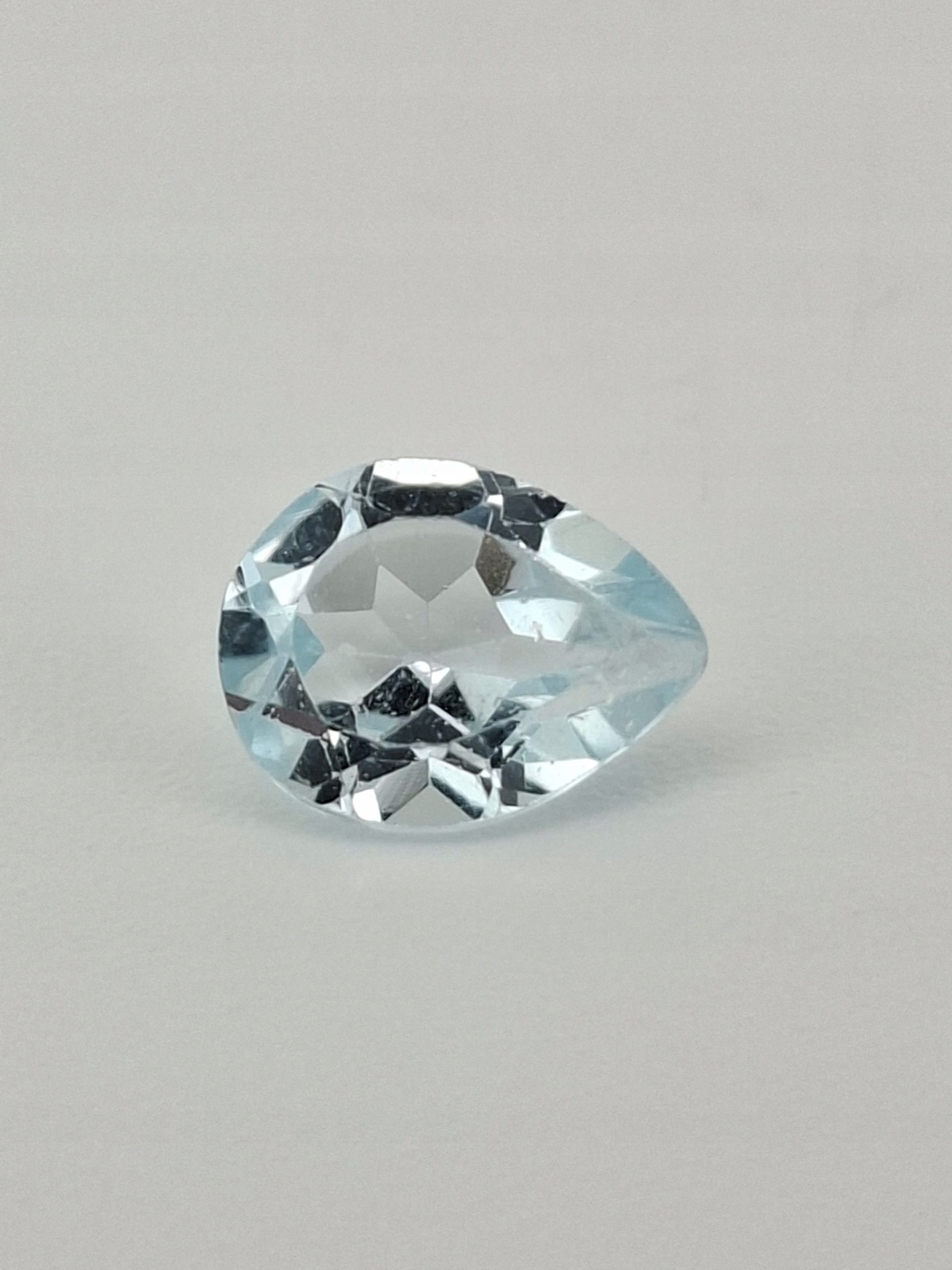 Naturalny Akwamaryn Łezka 5 x 7mm