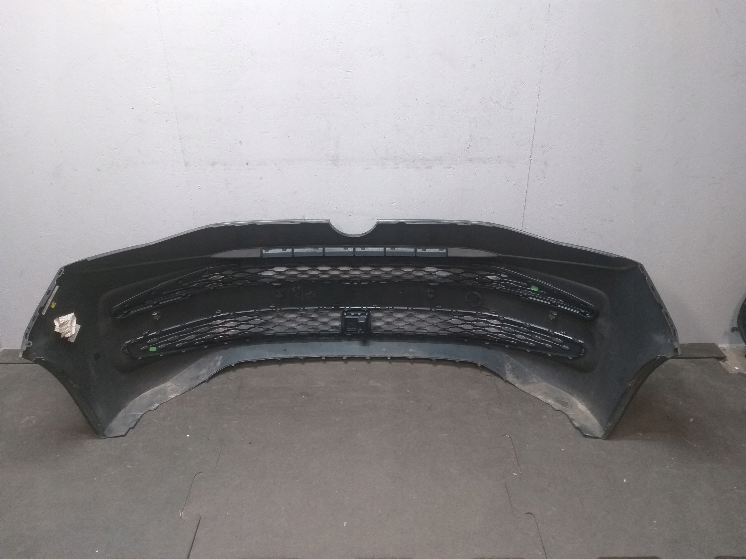 PARAURTI ANTERIORE VW T7 7T0