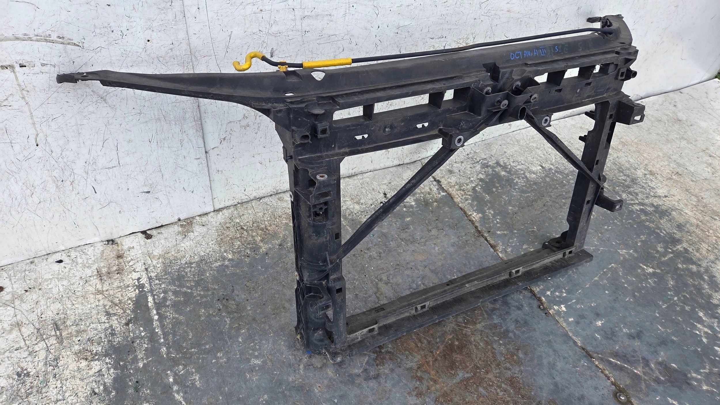 Skoda Octavia 3 III 13- 5E 1.6 TDI support panel for radiators pillar