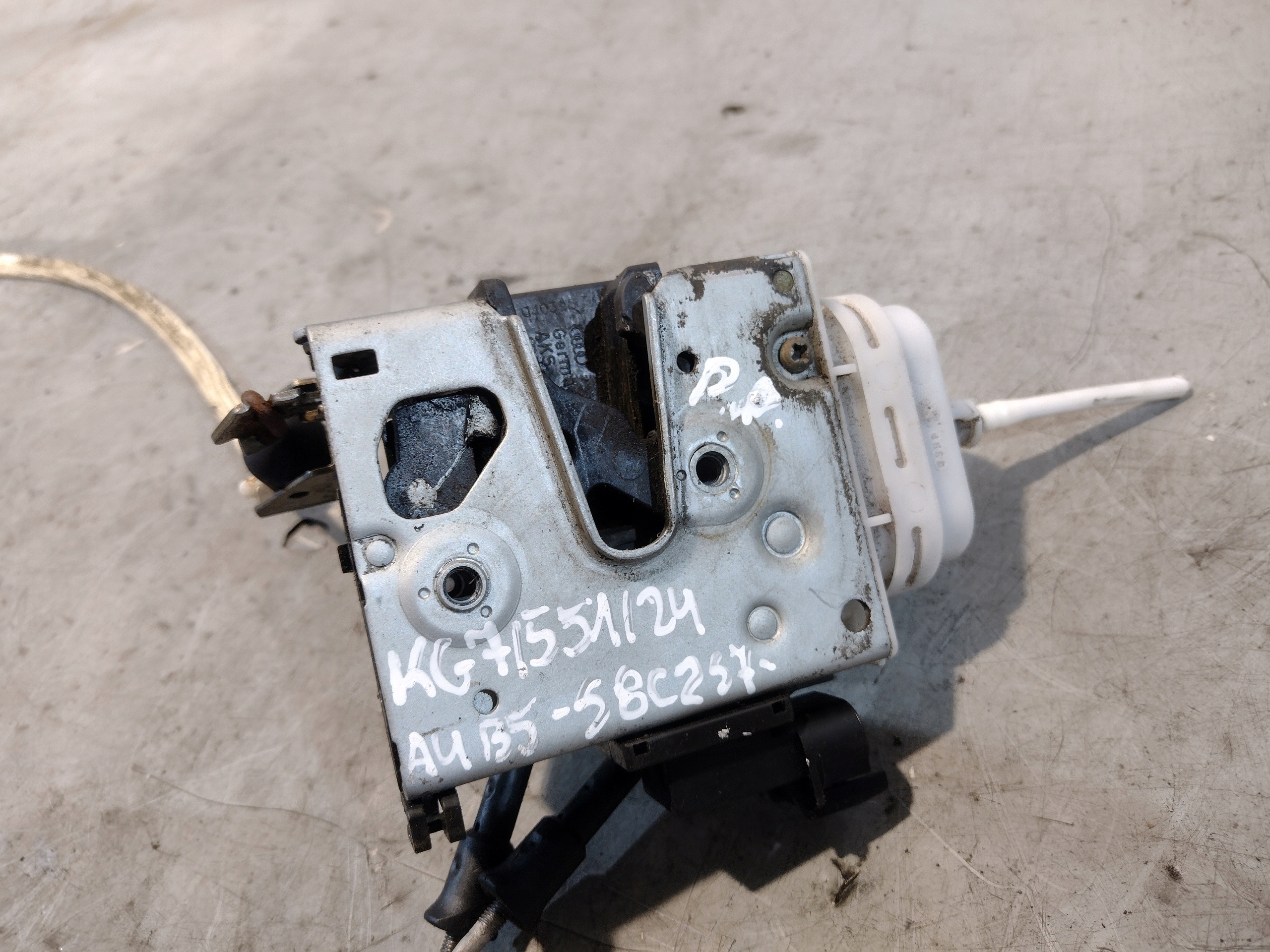 lock door right front Audi A4 B5 8D1837016F