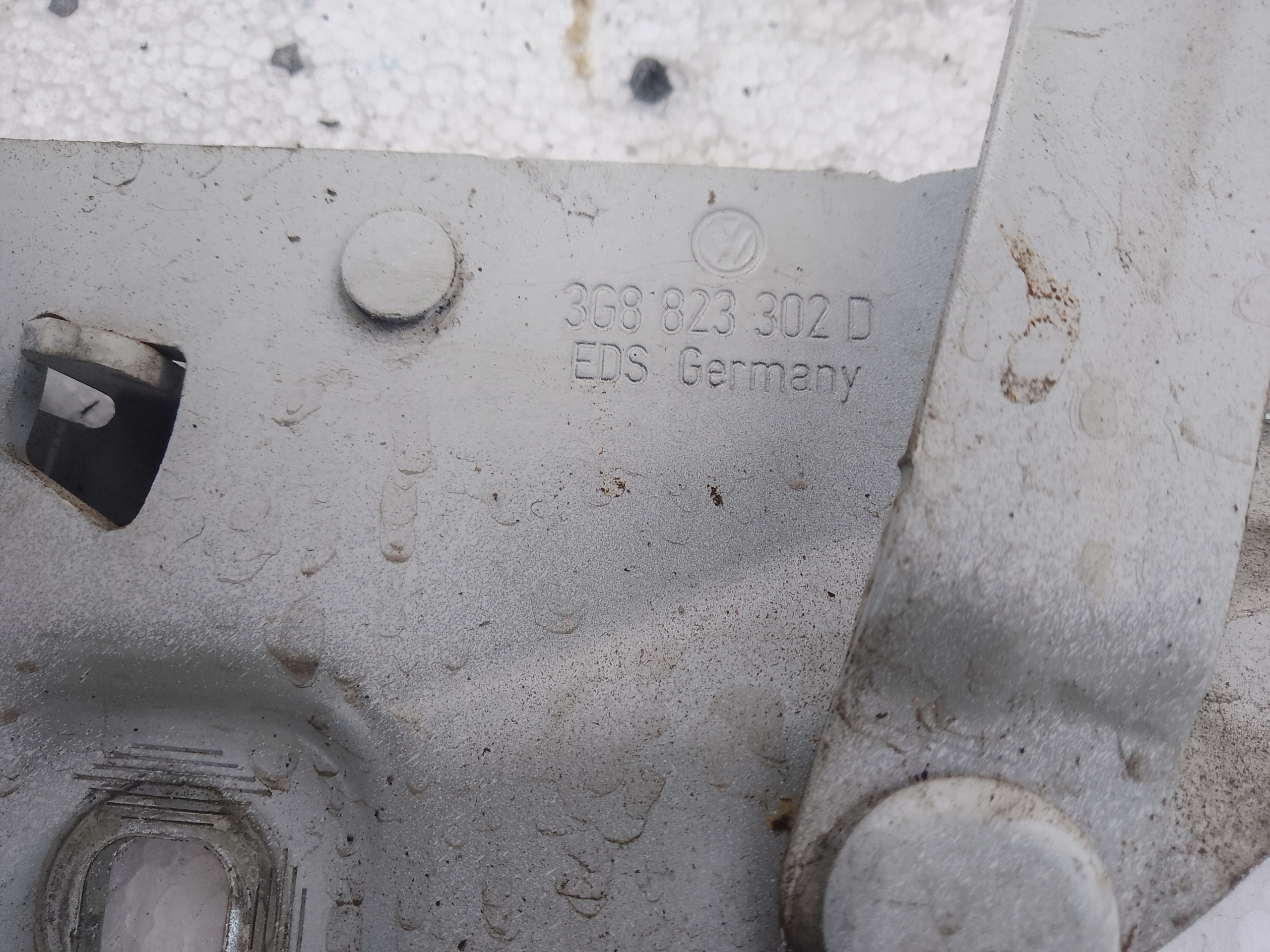hinge bonnets right z nabojem VW ARTEON