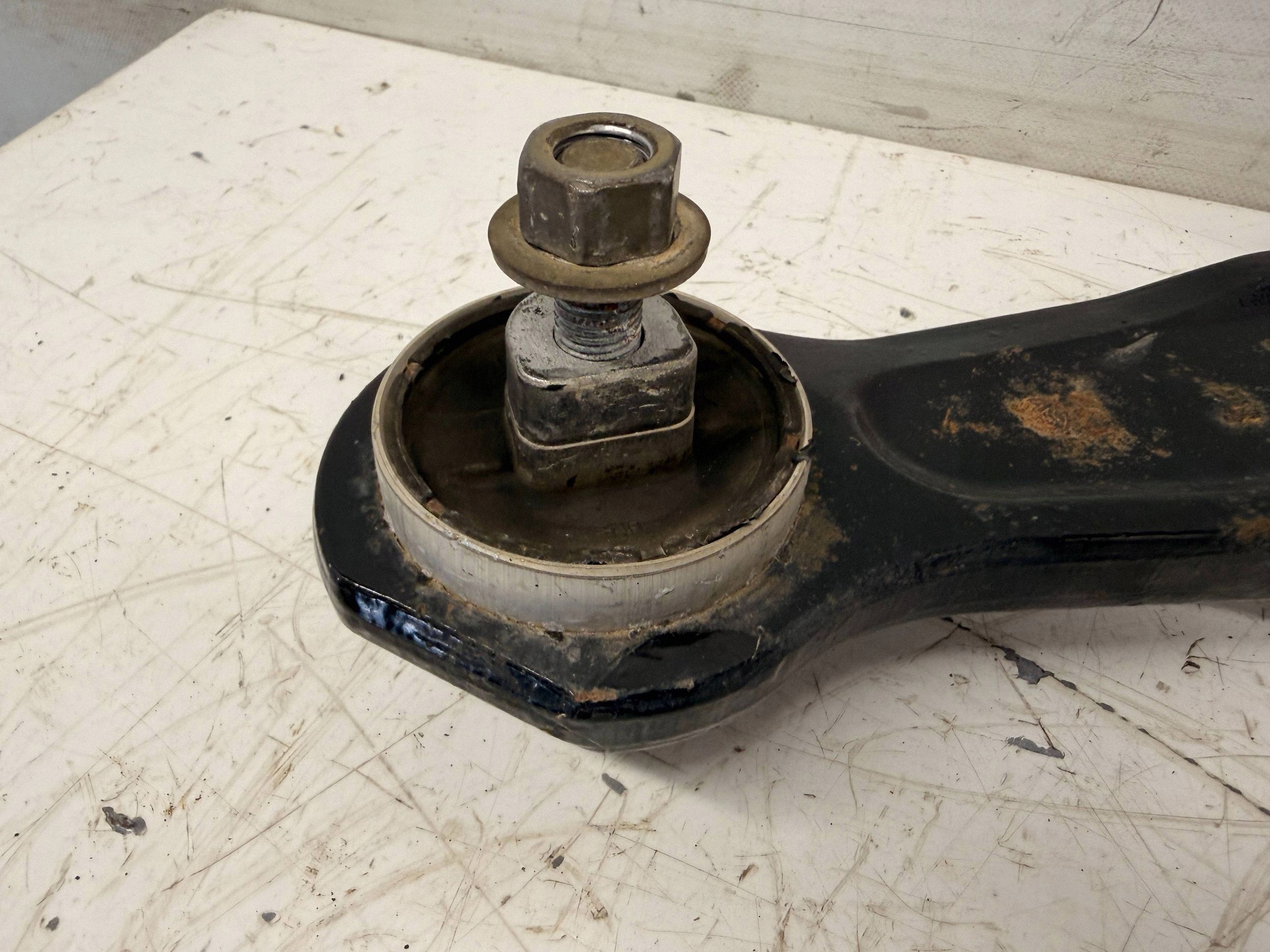 Renault Megane IV 1.6 dCi arm right front front 545041775R