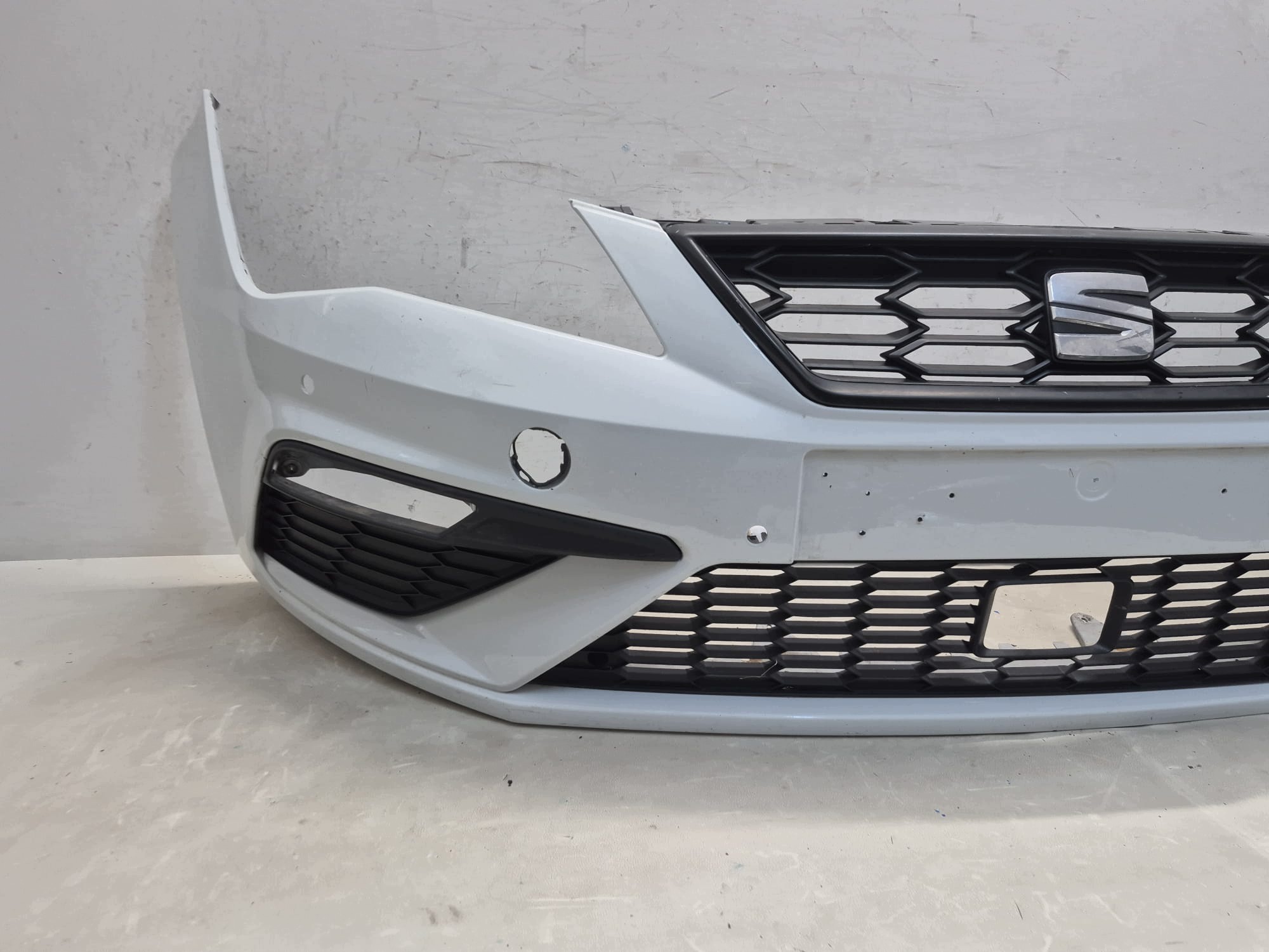SEAT LEON III 5F LIFT FR 17- nárazník předek přední PDC 5F0807221AB