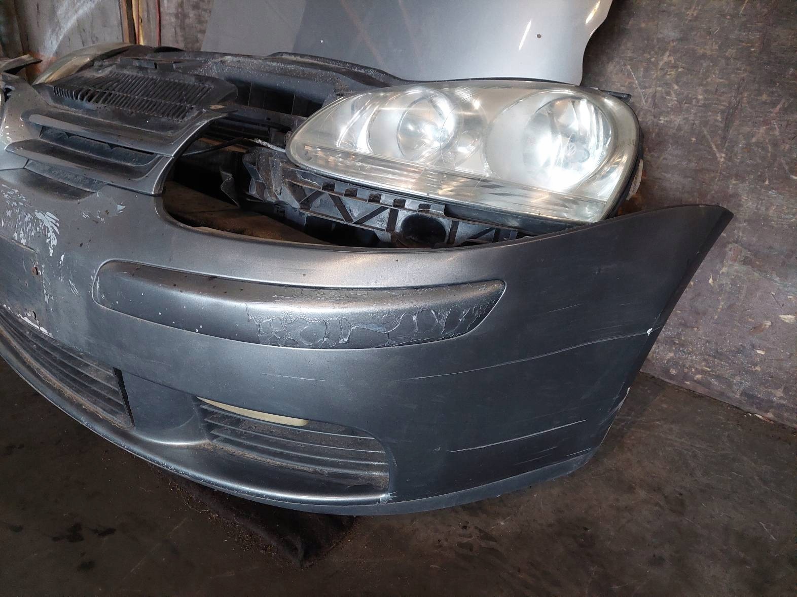 complete front bonnet bumper light fender VOLKSWAGEN GOLF V LA7T