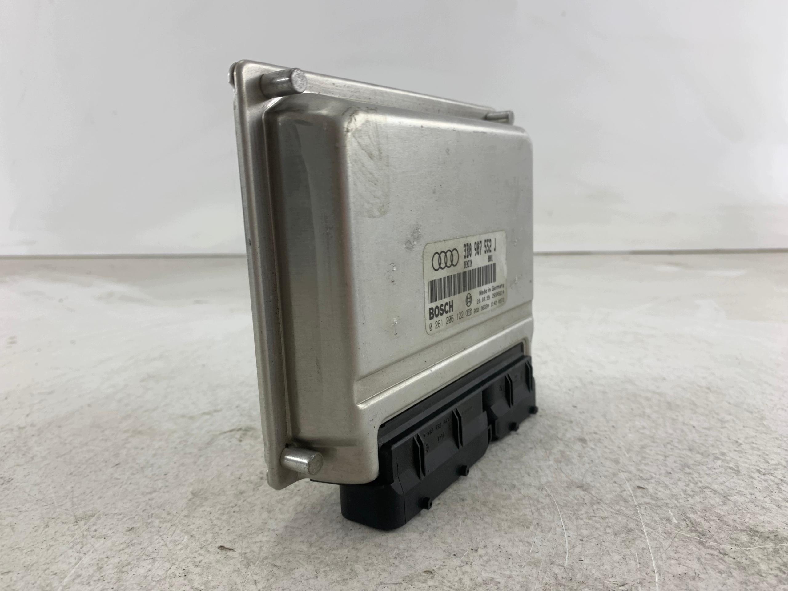 AUDI A6 C5 A4 B5 2.4 unité de commande électronique uce moteur 3B0907552J