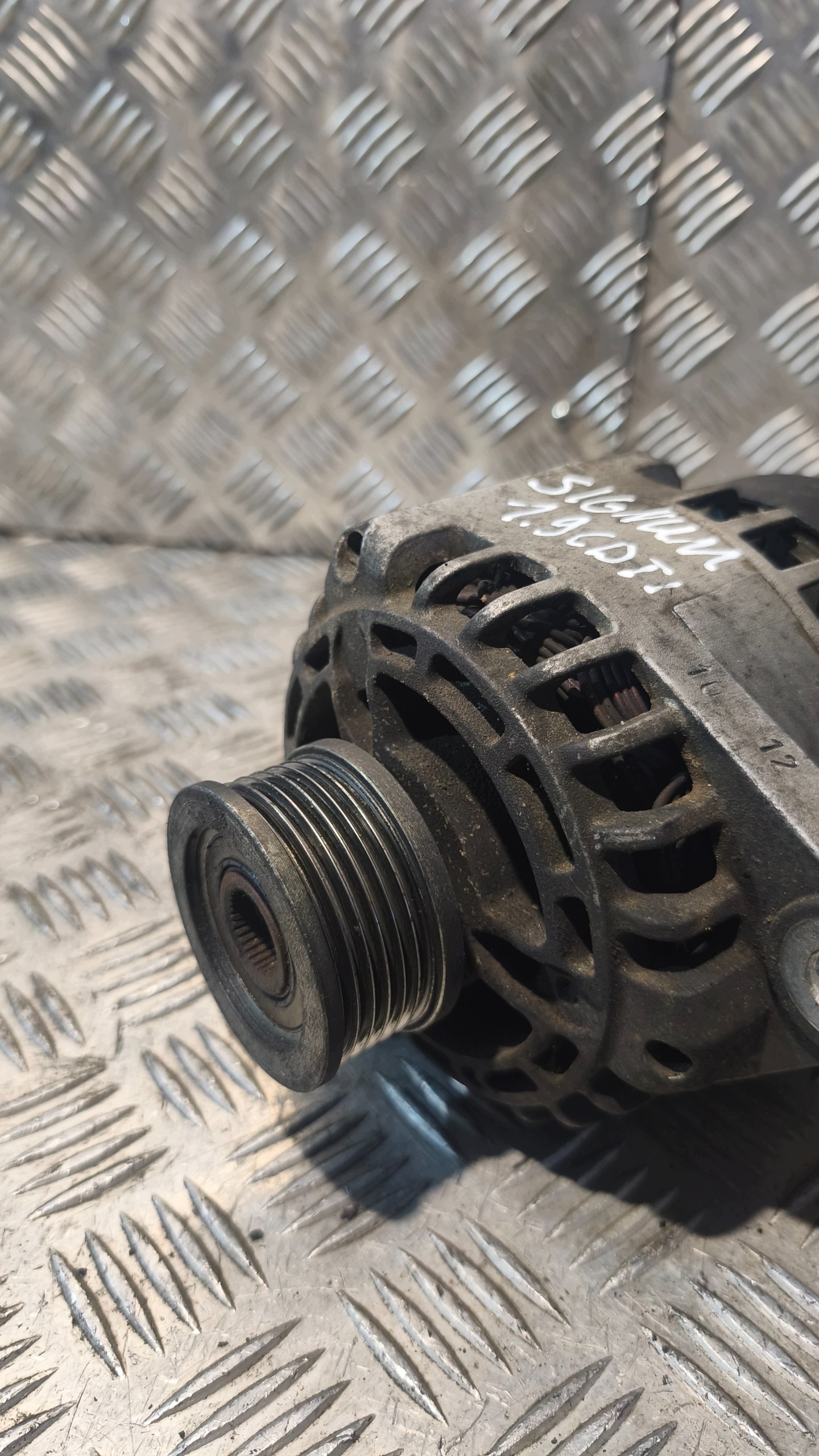 alternator OPEL SIGNUM 1.9CDTI 2005r