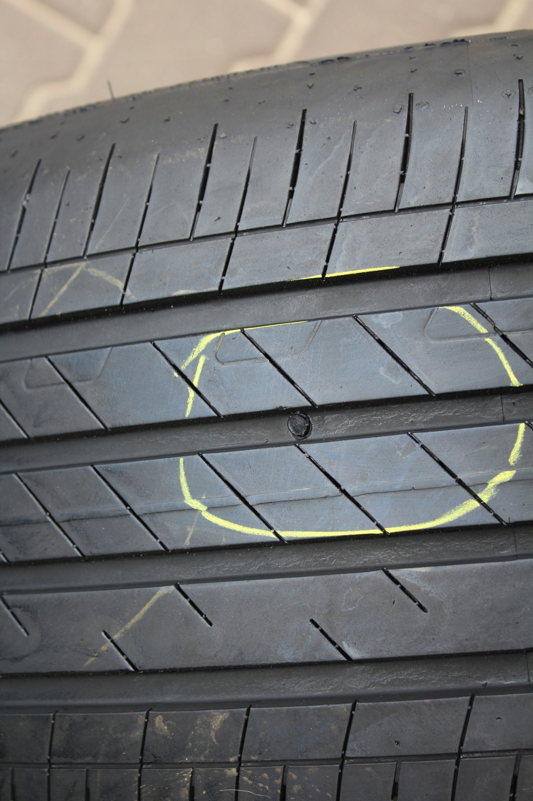 255 40 21 109Y GOODYAR EFFICENTGRIP PERFORMANCE 2 Marka Goodyear