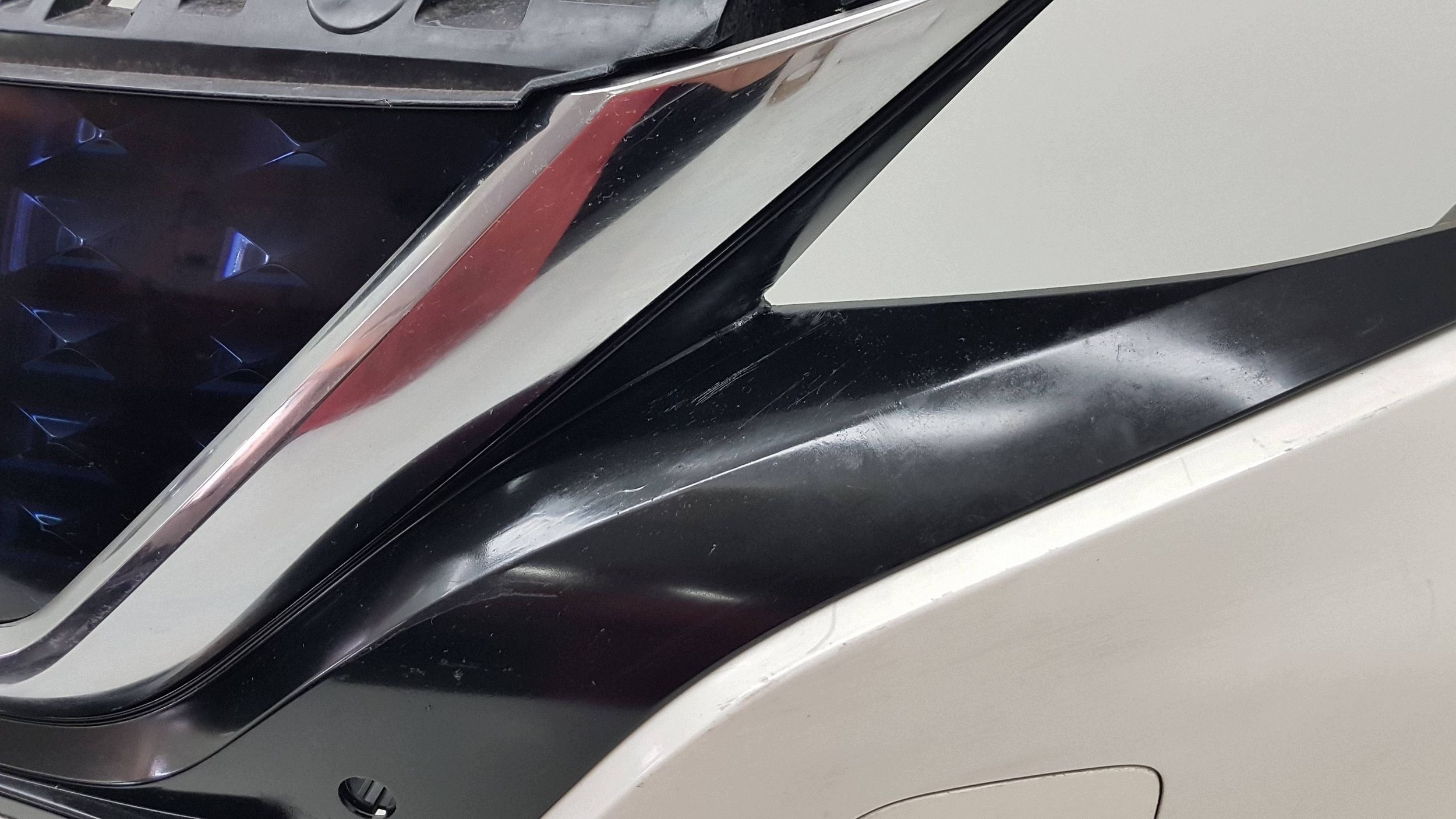 NISSAN LEAF II 2017 - bumper front 62022-5SH0H