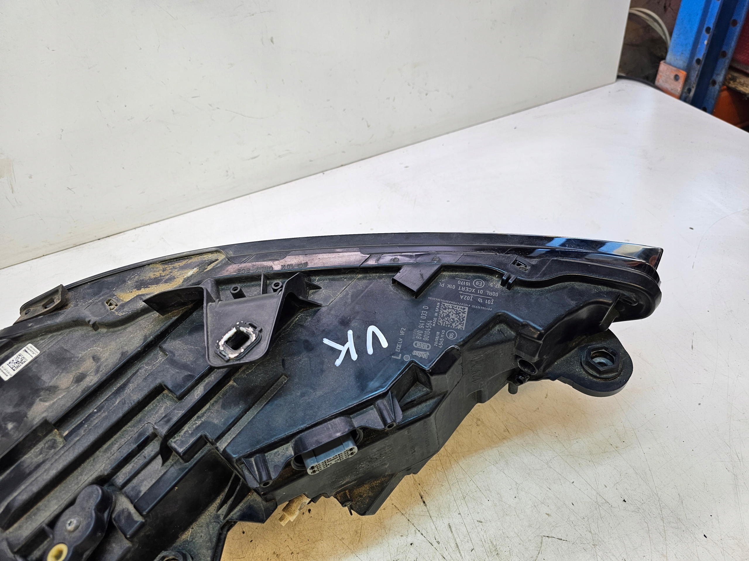 REFLEKTOR XENON LED left AUDI A3 8V LIFT 8V0941033D UK