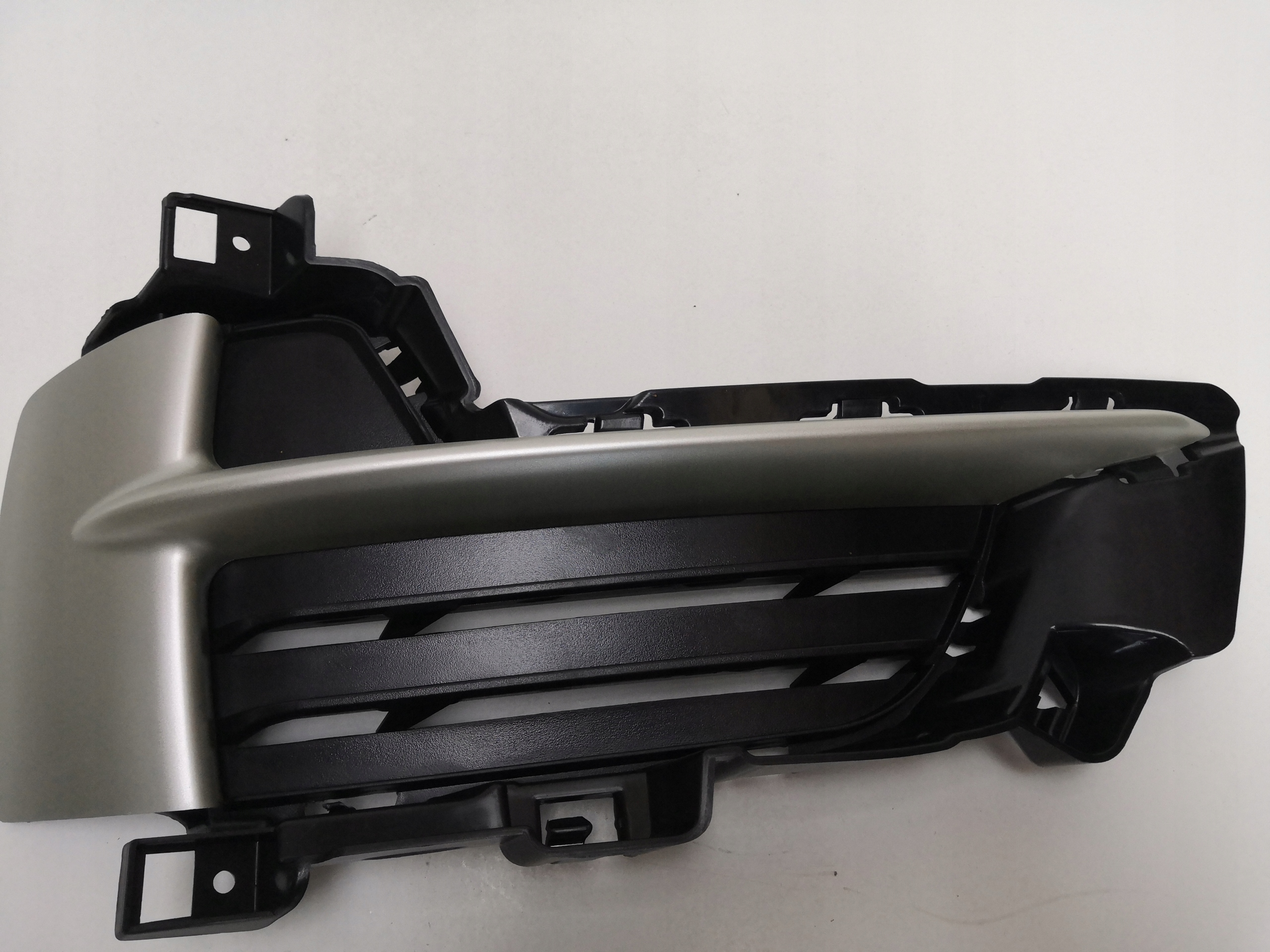 NOWA KRATKA BOCZNA Z LISTWA BMW X5 F15 PRAWA Installation side Front