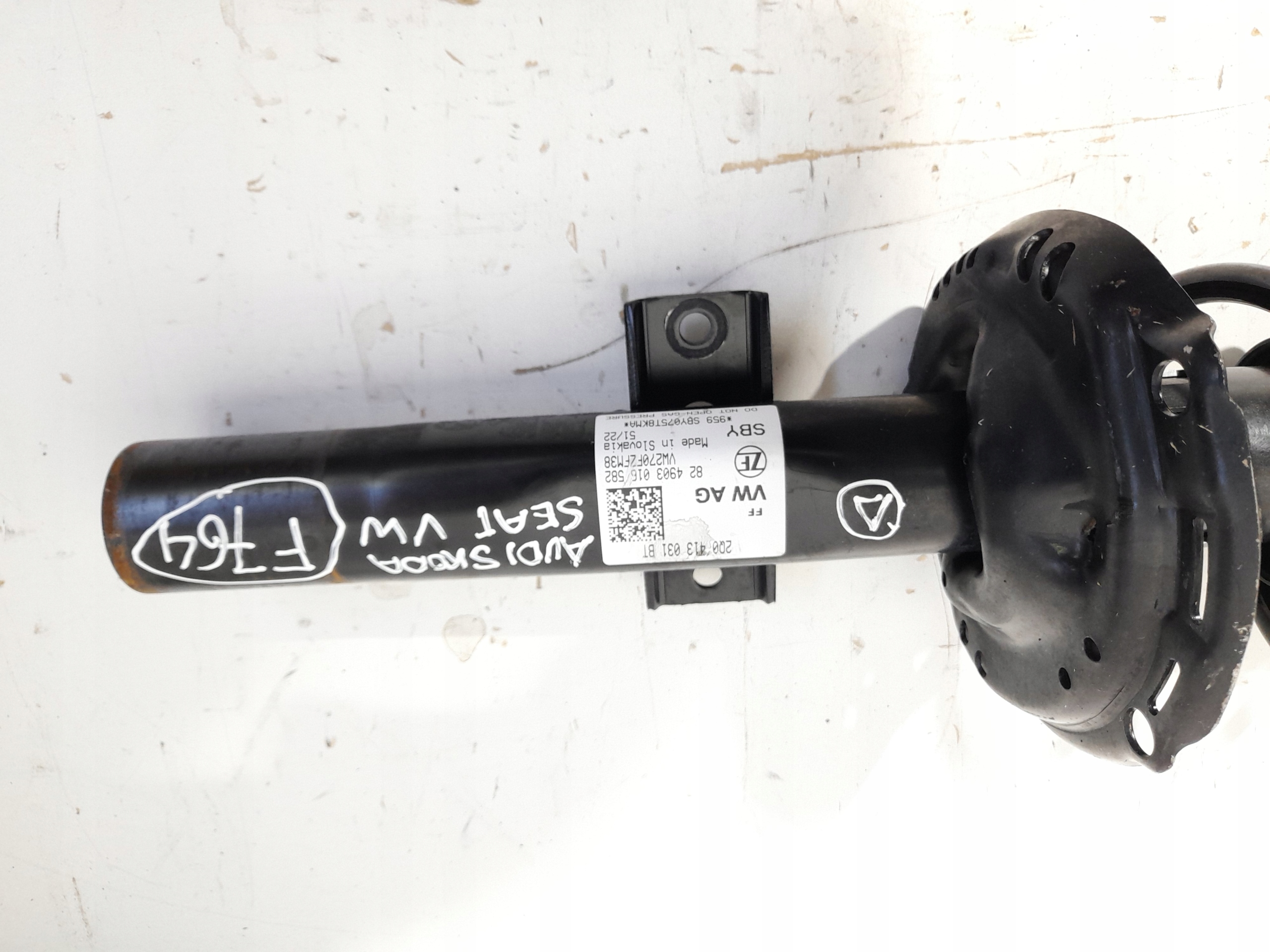 shock absorber right front VW POLO 2G 2Q0413031B