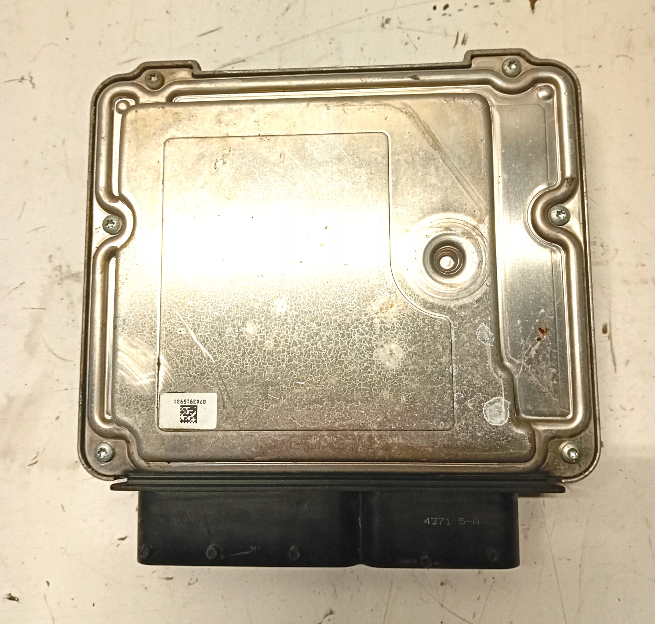 control unit of the engine OPEL CORSA D 1.3 CDTI 55585979