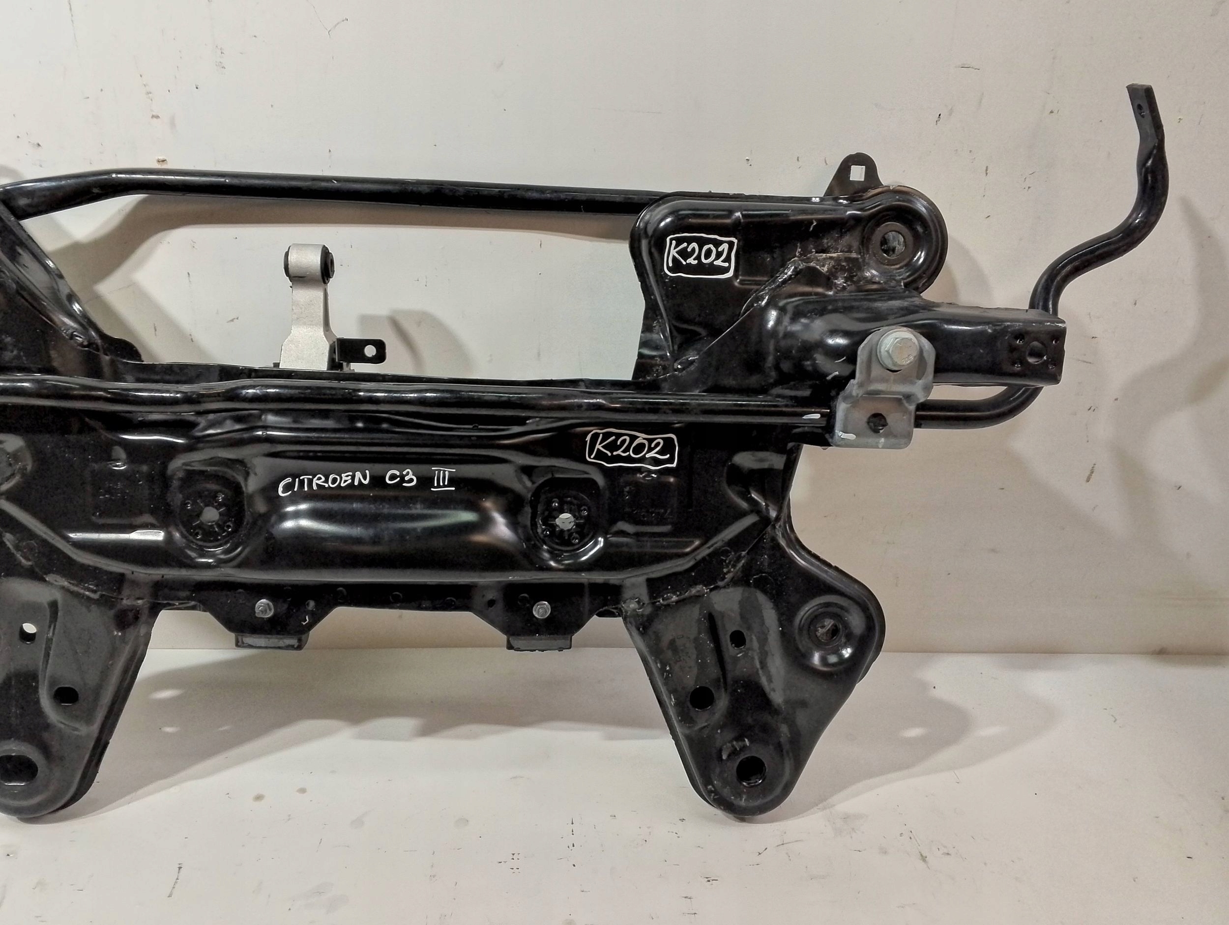 Citroen C3 III Peugeot 208 axle beam front 715974 (K202)