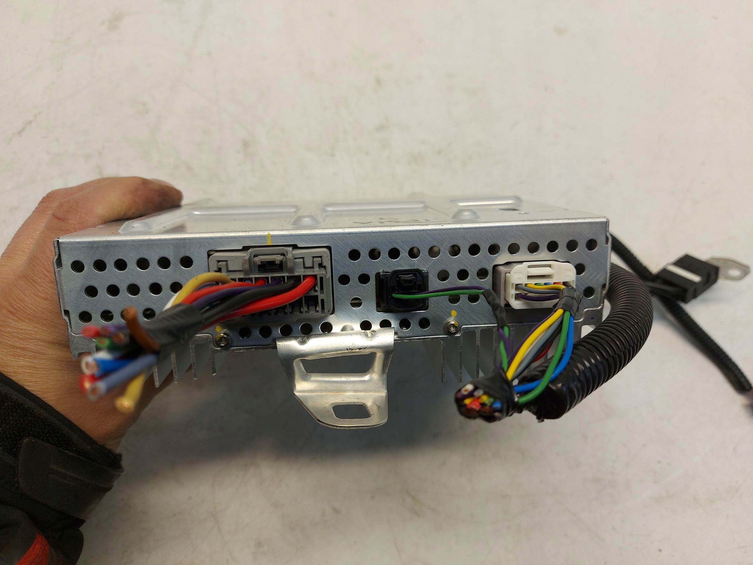 TESLA MODEL Y 2023r amplifier audio 1507152-01-B