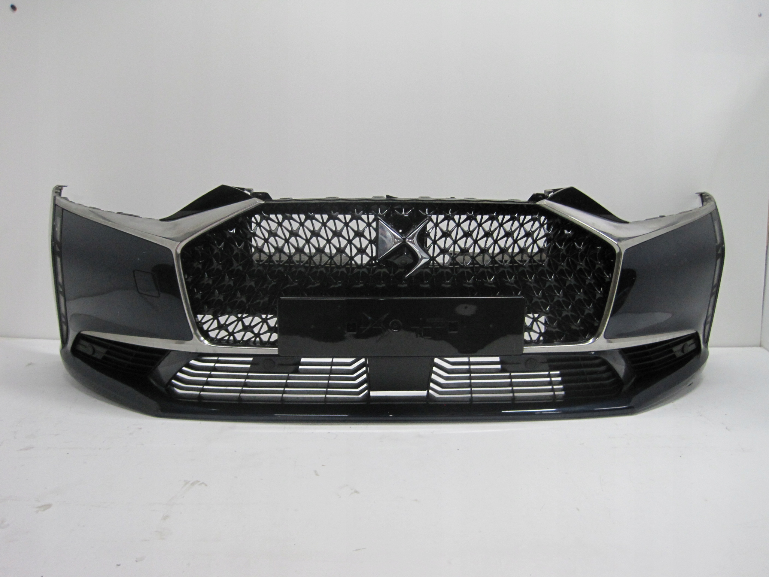 front bumper CITROEN DS9 6 PDC below KAMERE NIGHT VISION front